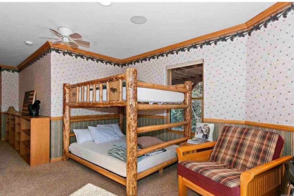 Three-Bedroom House - Photo 9