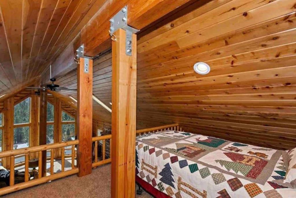 Three-Bedroom House - Photo 18