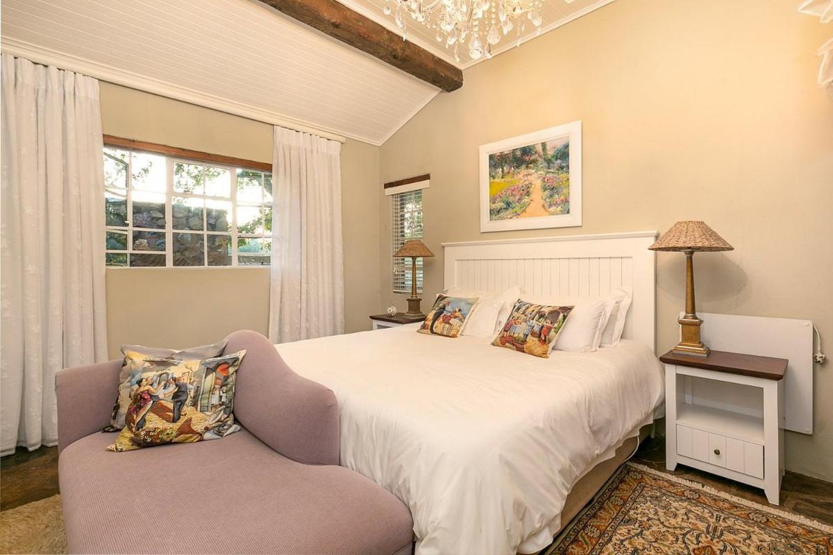 One-Bedroom Cottage - Photo 2