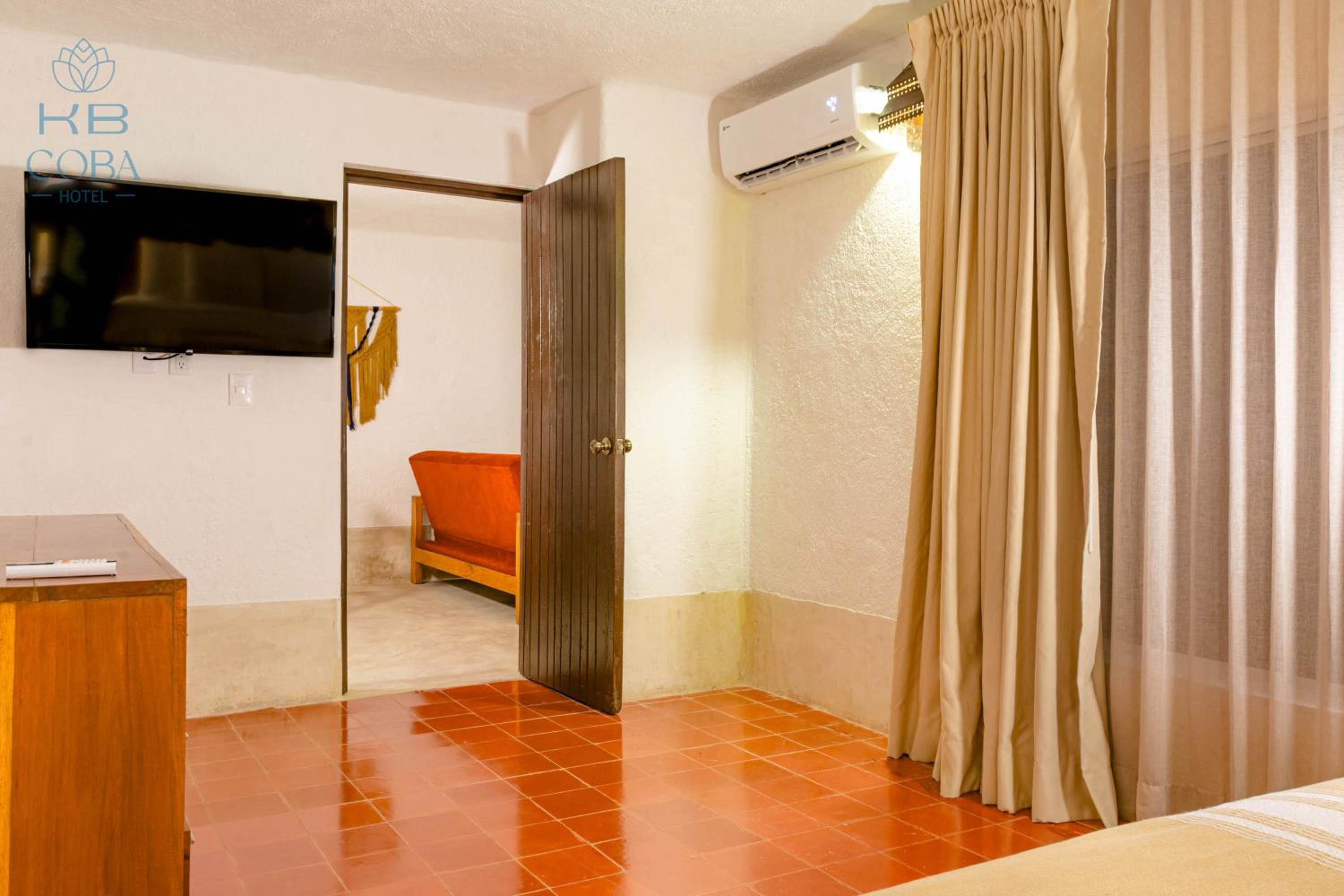 Superior Suite - Photo 6