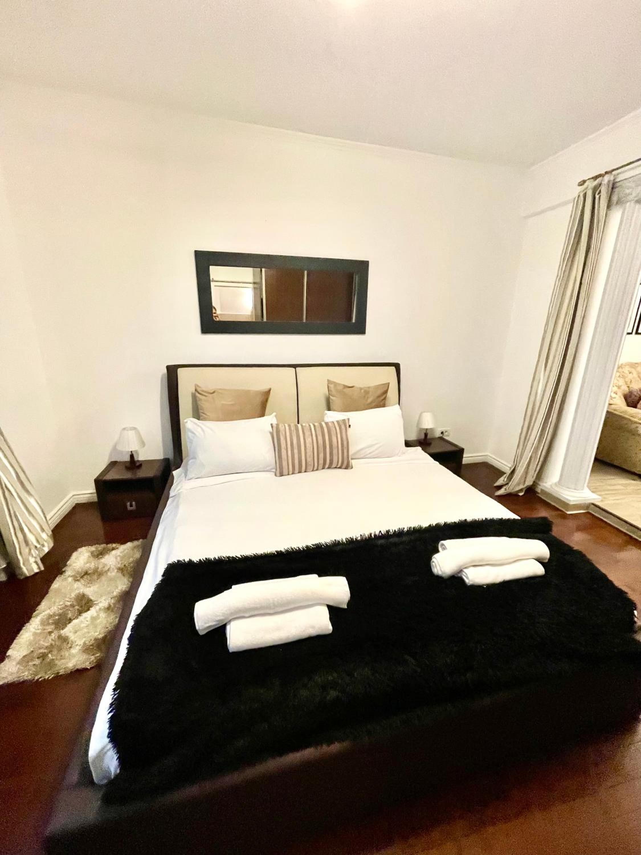 One-Bedroom Apartment - Photo 11