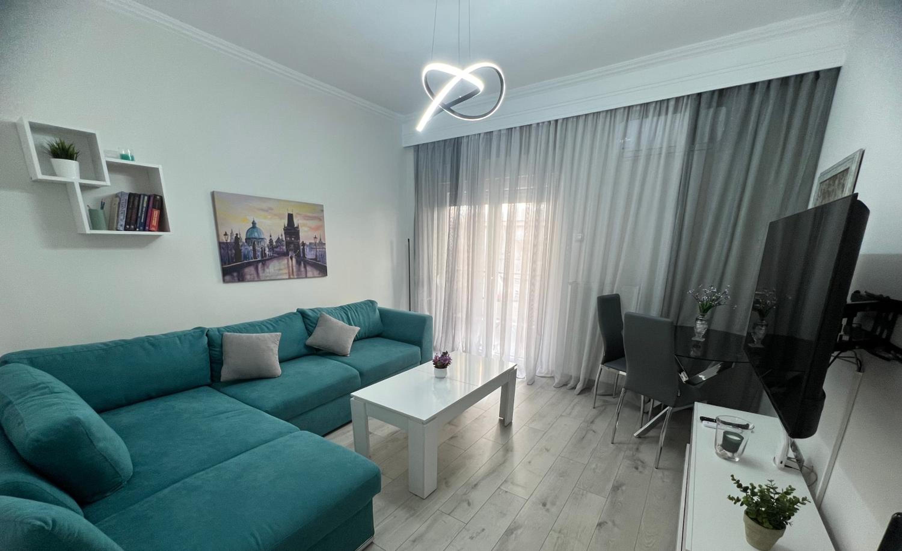 One-Bedroom Apartment photo 1