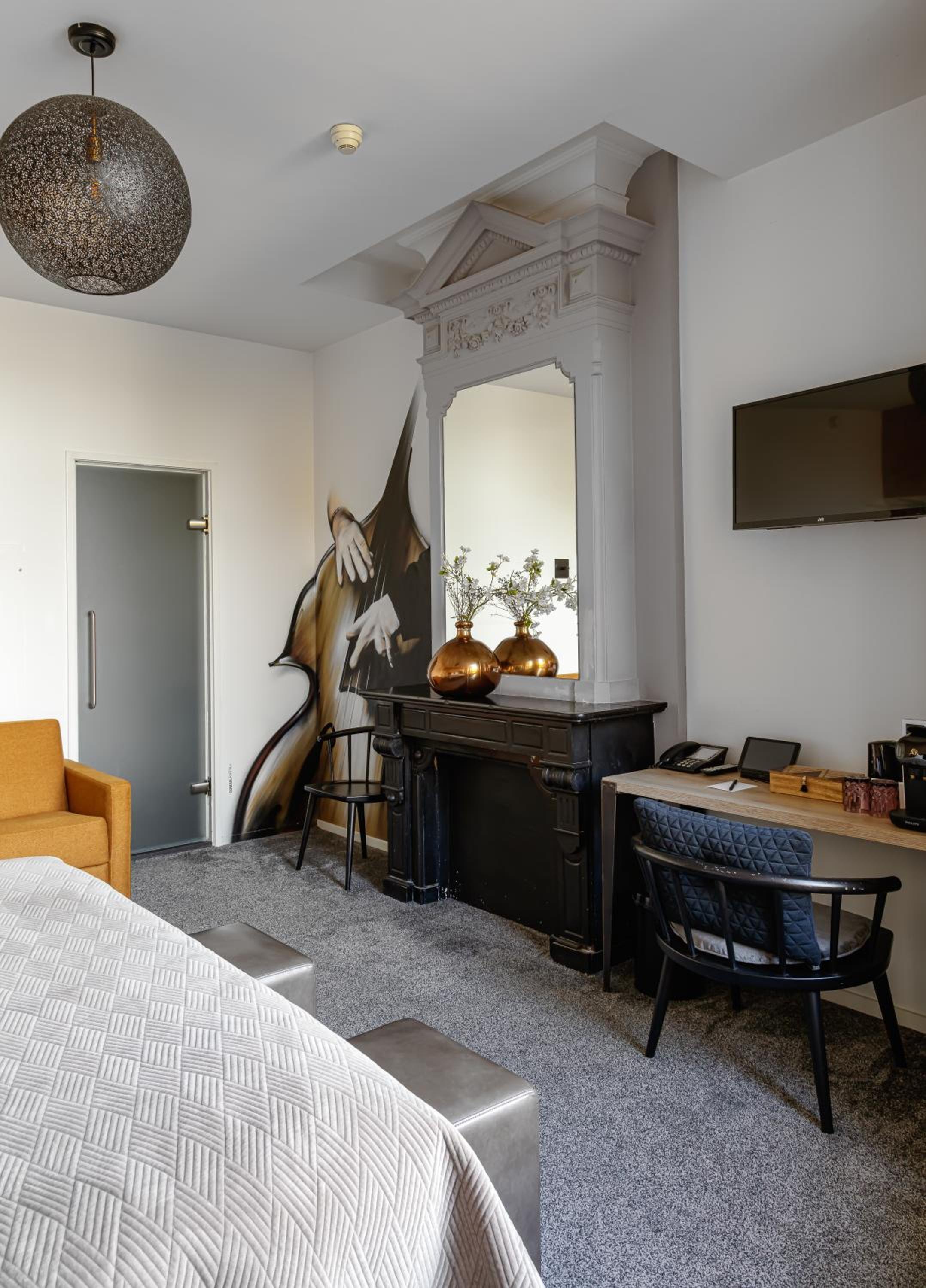 Deluxe Double Room with Canal View photo 2