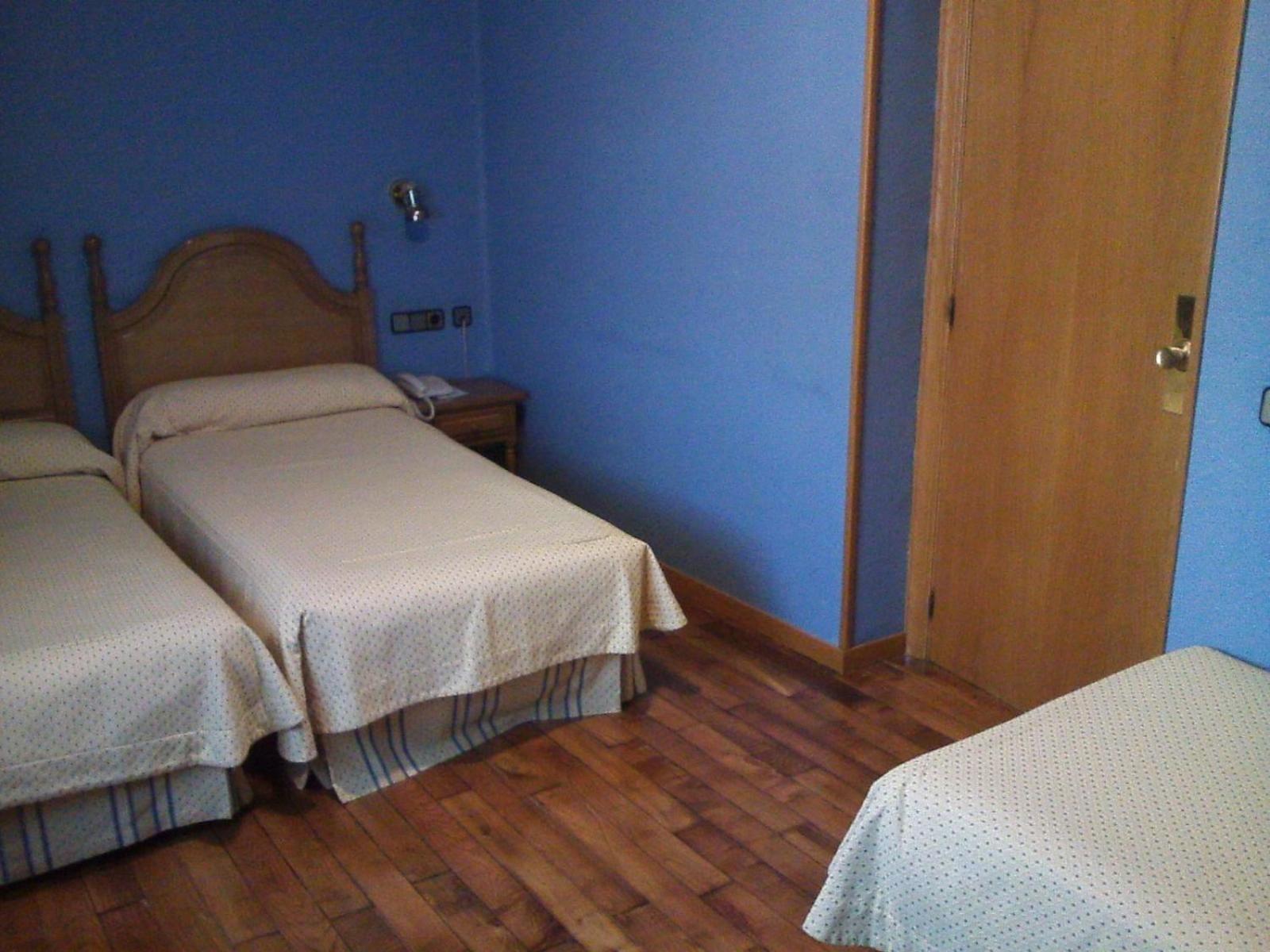 Triple Room - Photo 5