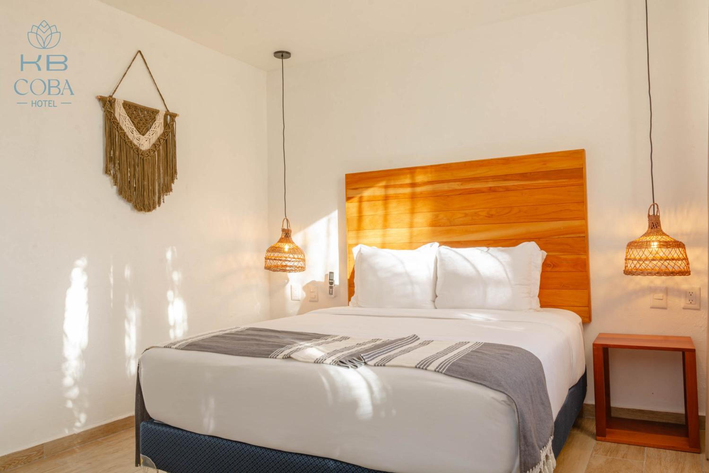 Junior Suite with Canal View - Photo 10