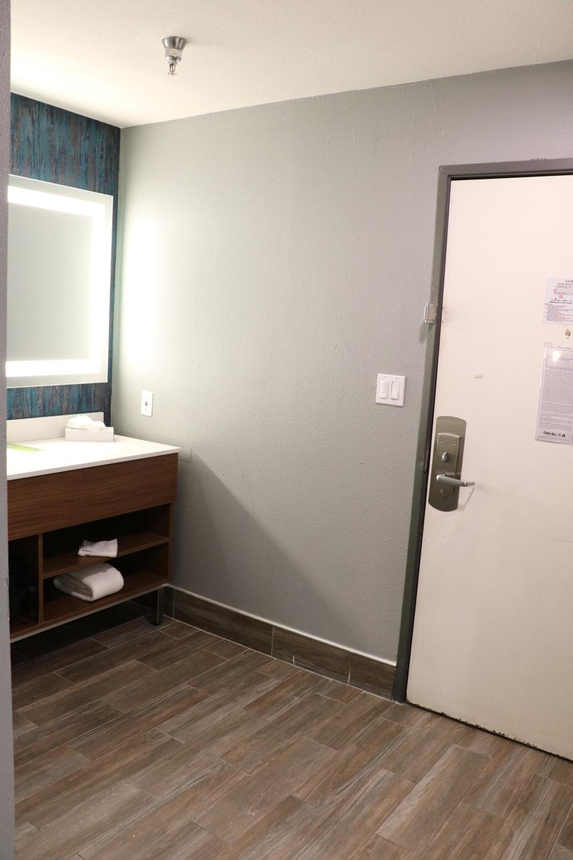 Executive King Room - Photo 3
