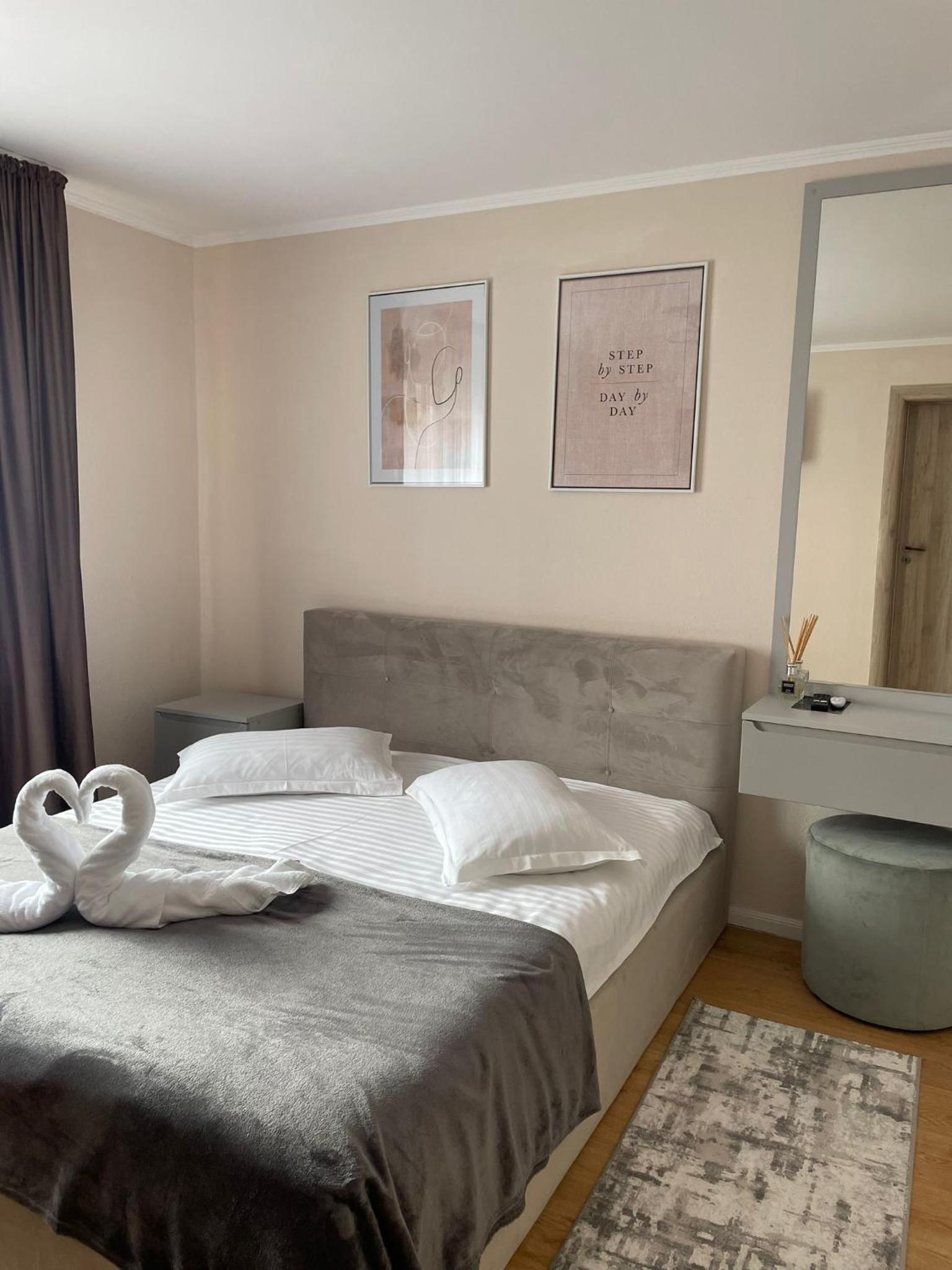 Four-Bedroom House photo 2