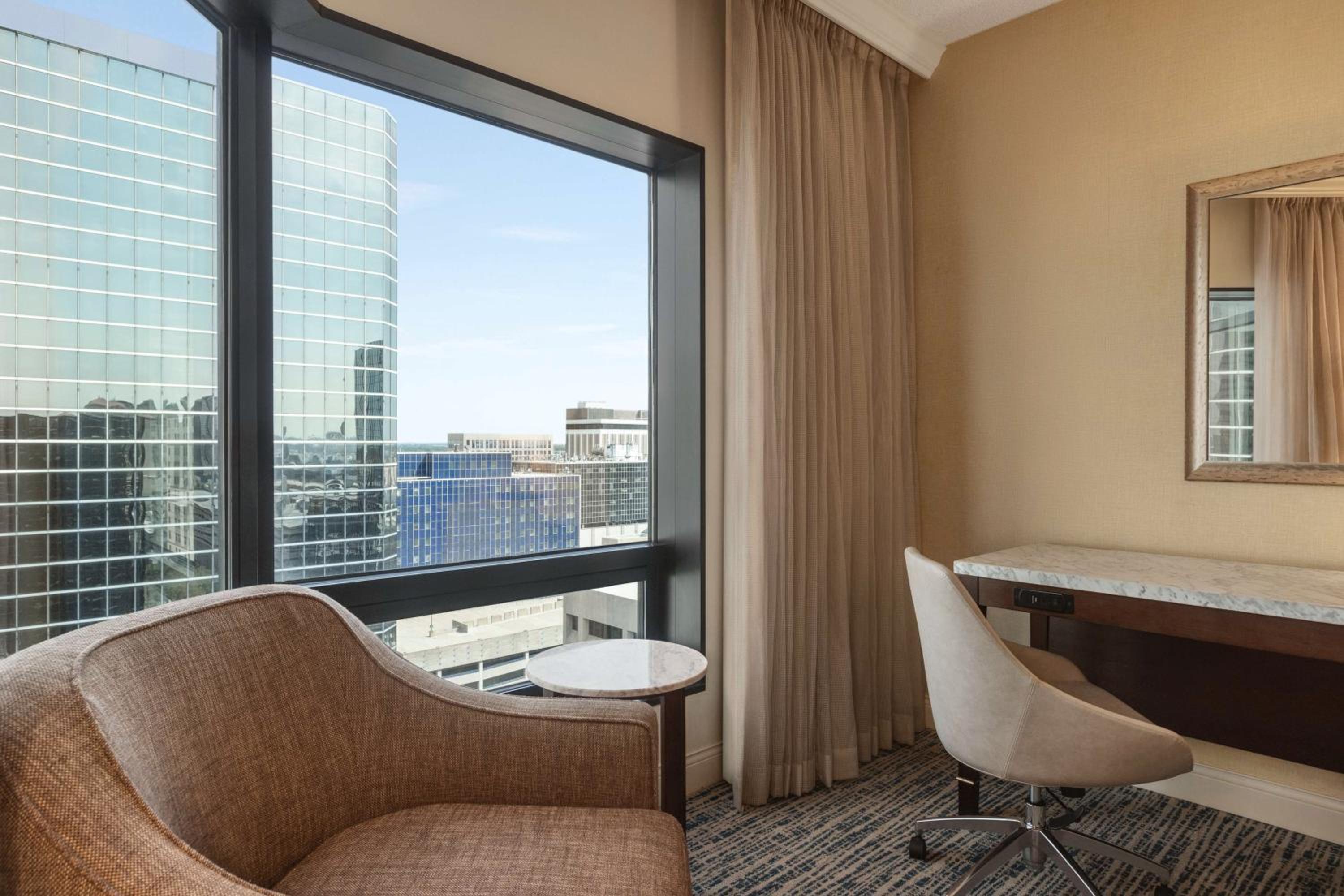 Double Room with Two Double Beds and City View  - Photo 2