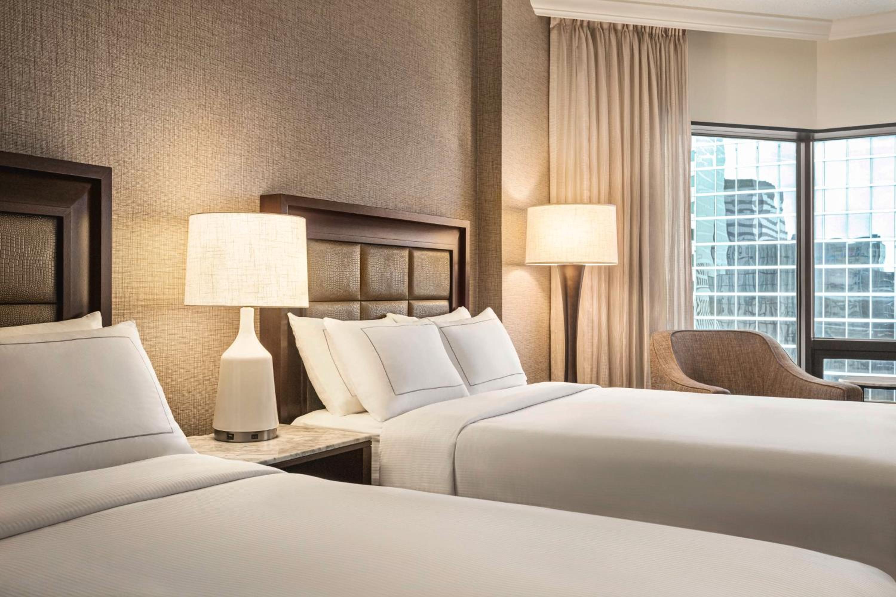 Double Room with Two Double Beds and City View  - Photo 5