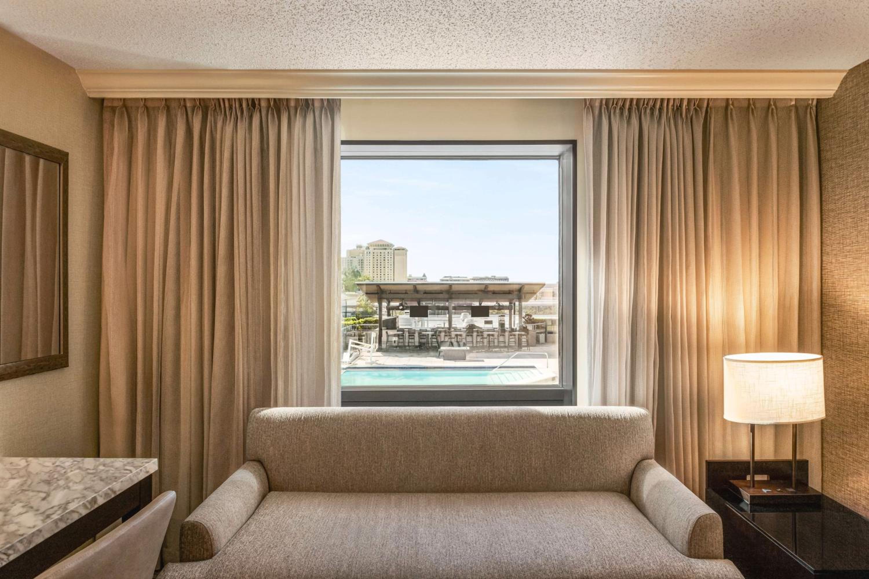 King Room with Pool View - Photo 3