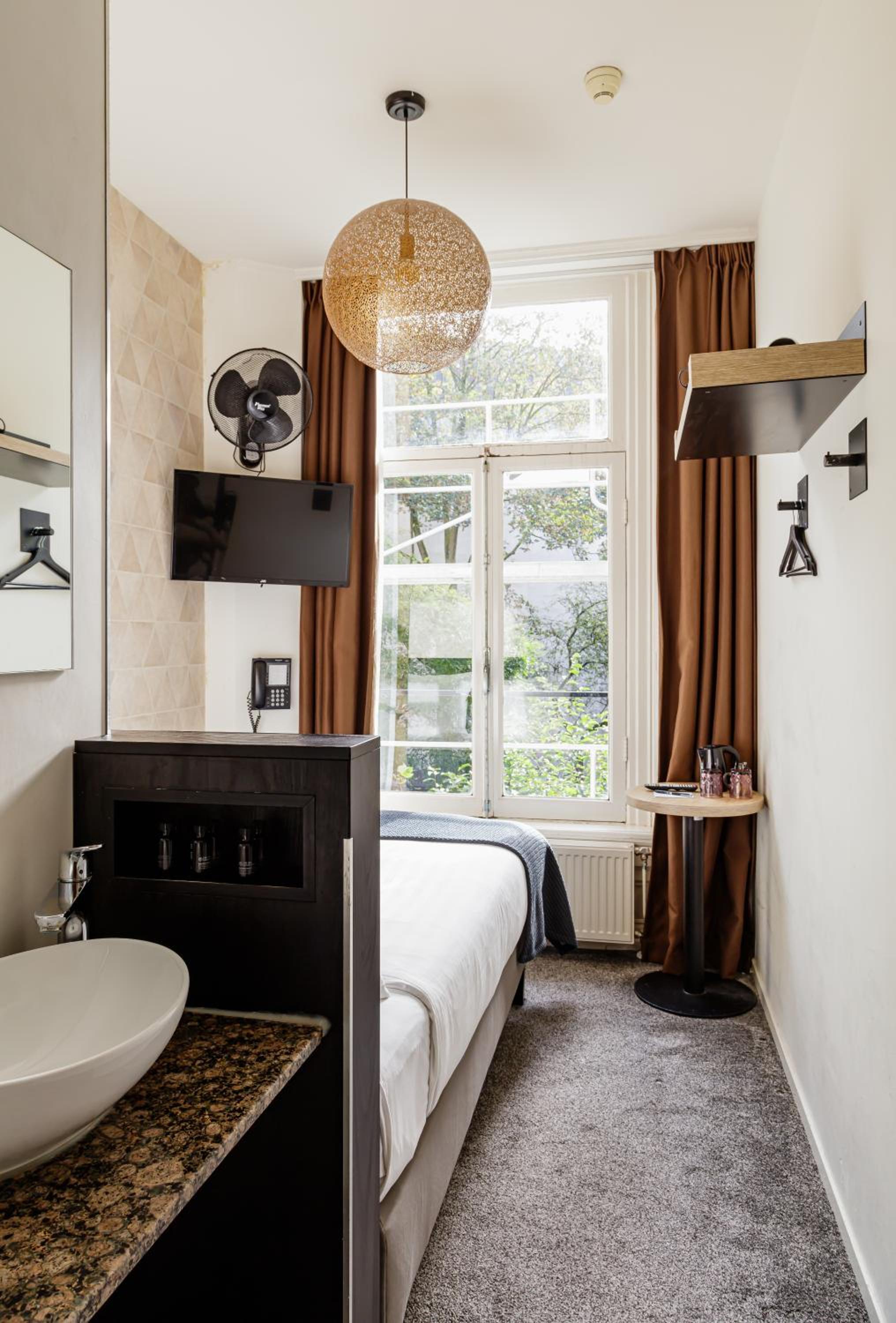 Small Double Room photo 1