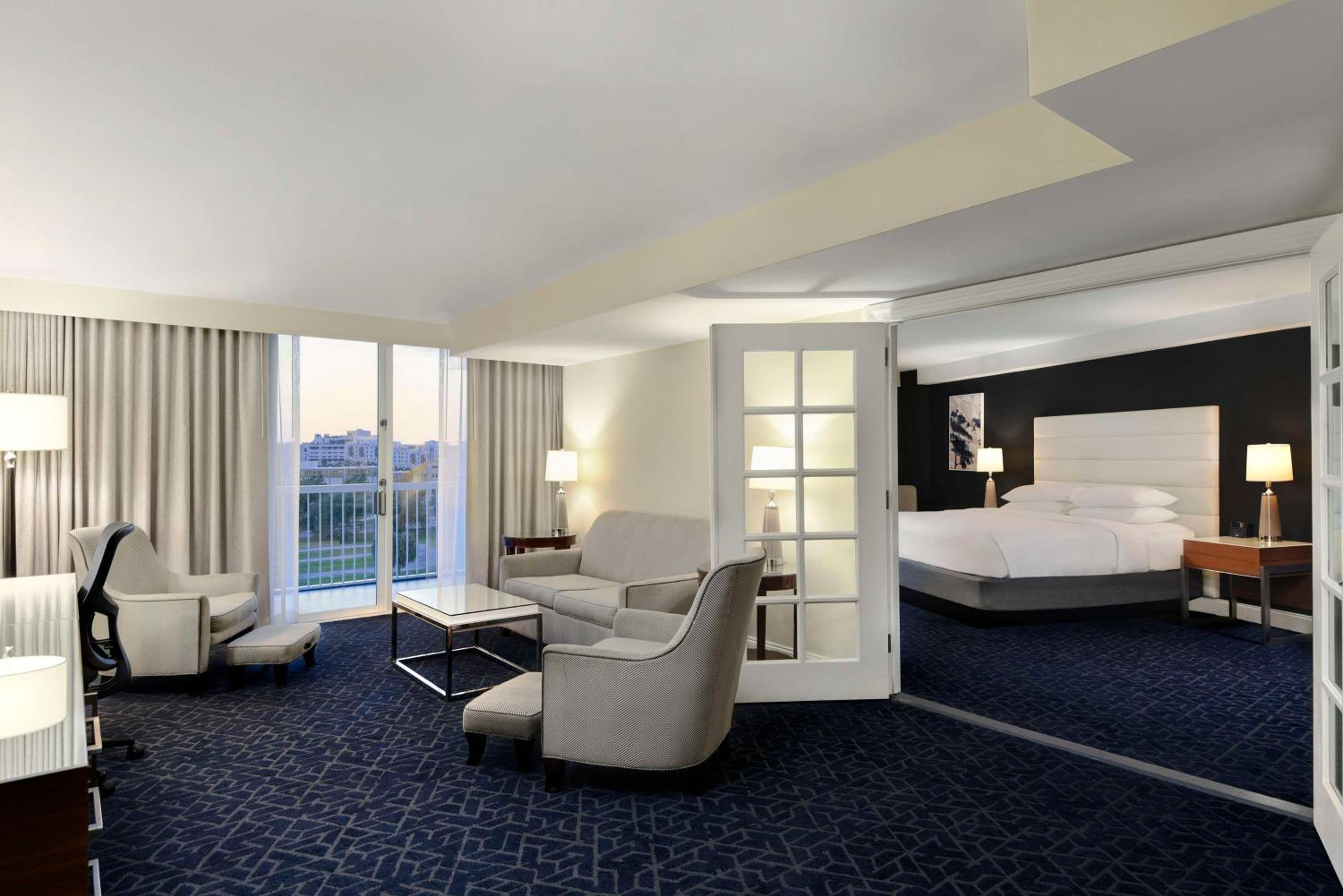 Grand King Suite with River View - Photo 2