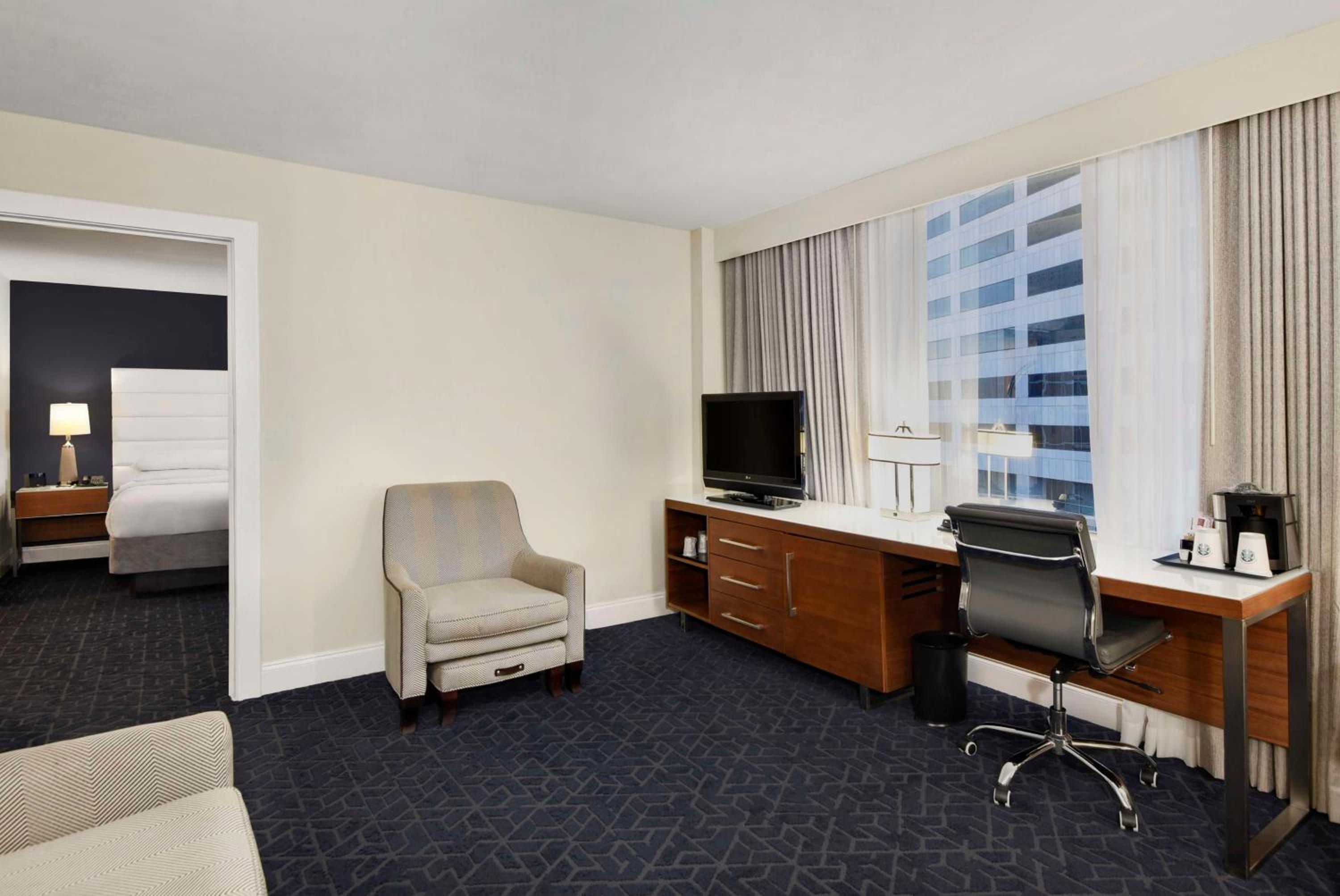 Grand King Suite with River View - Photo 1