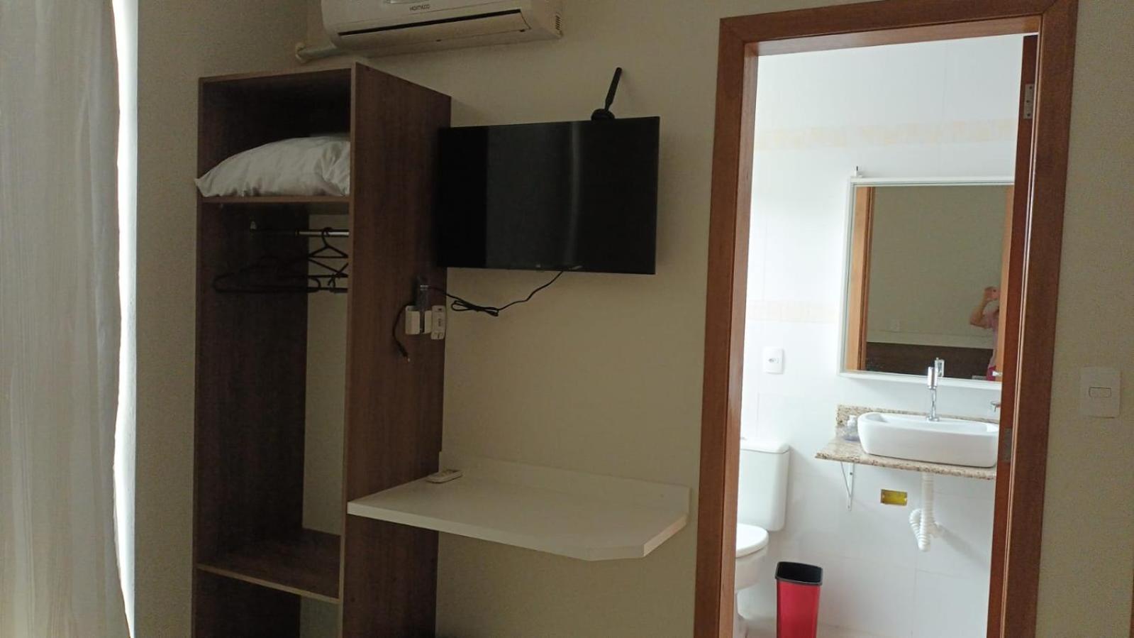 Suite - Photo 1