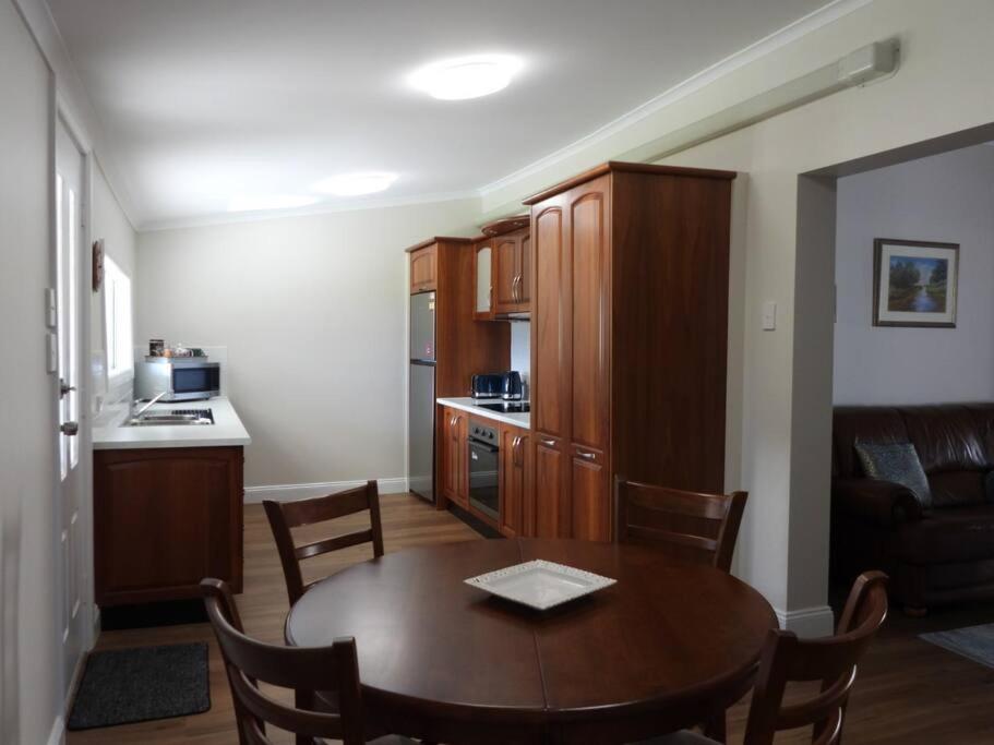 Three-Bedroom House photo 3