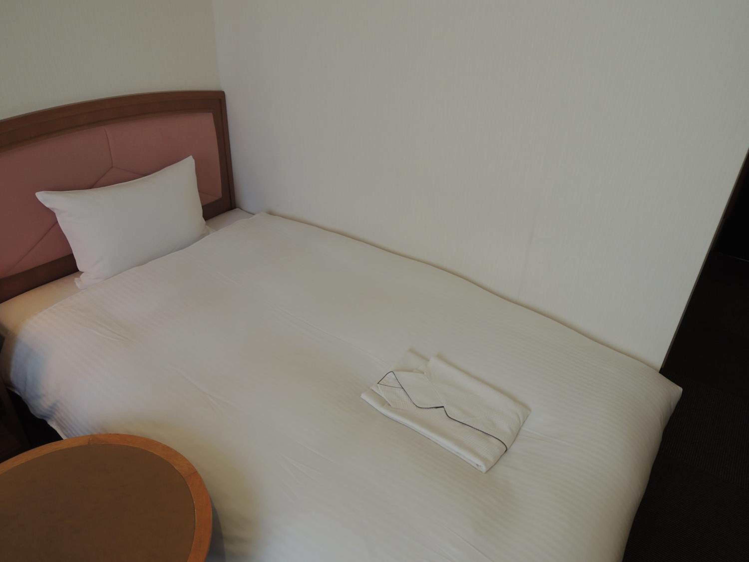 Single Room - Smoking photo 1