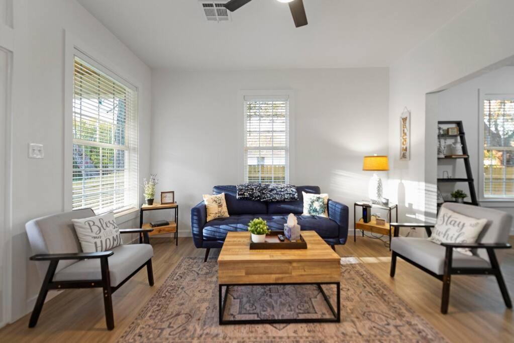 Family Room photo 2
