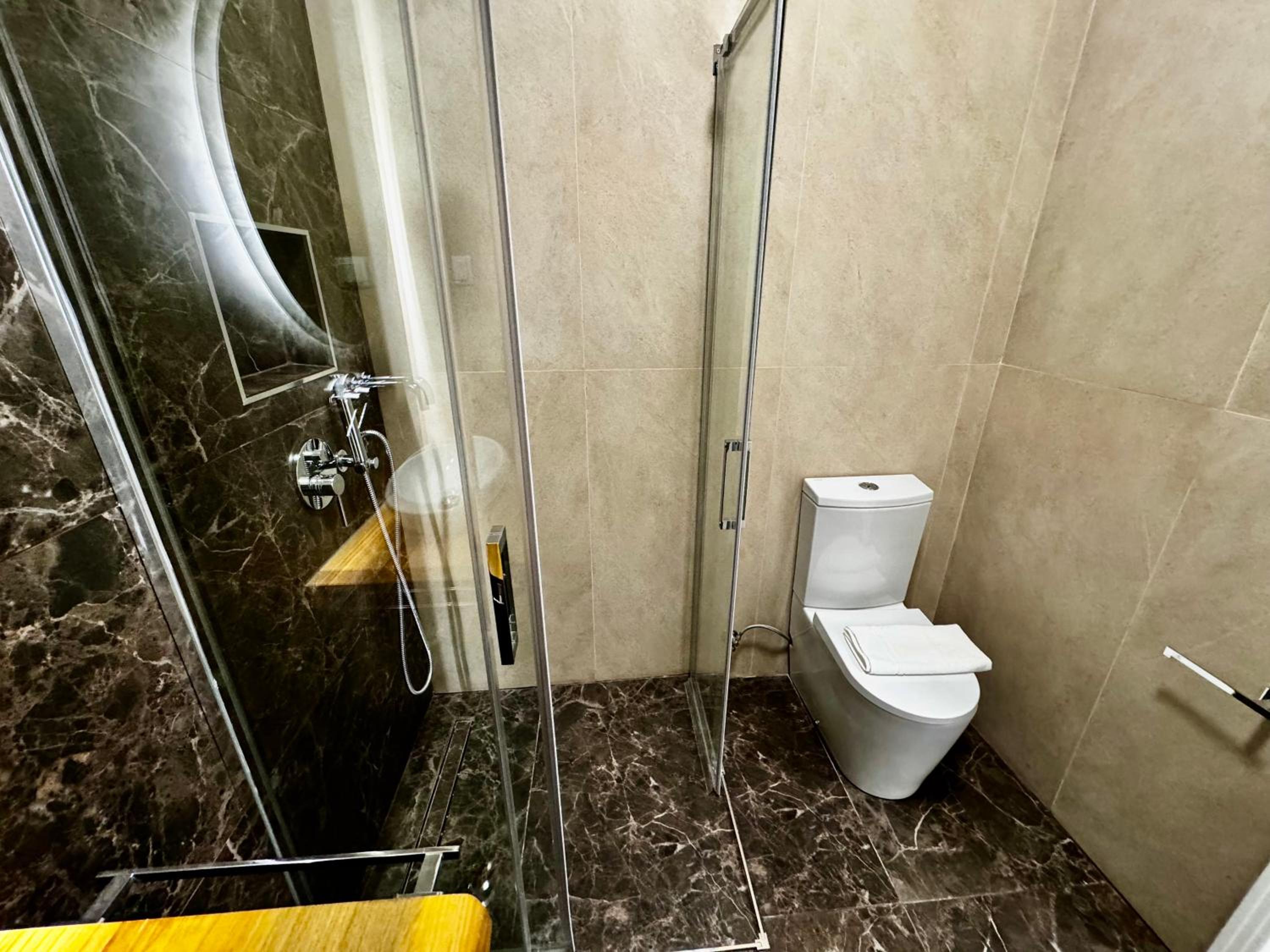 Double Room with Shared Bathroom photo 3