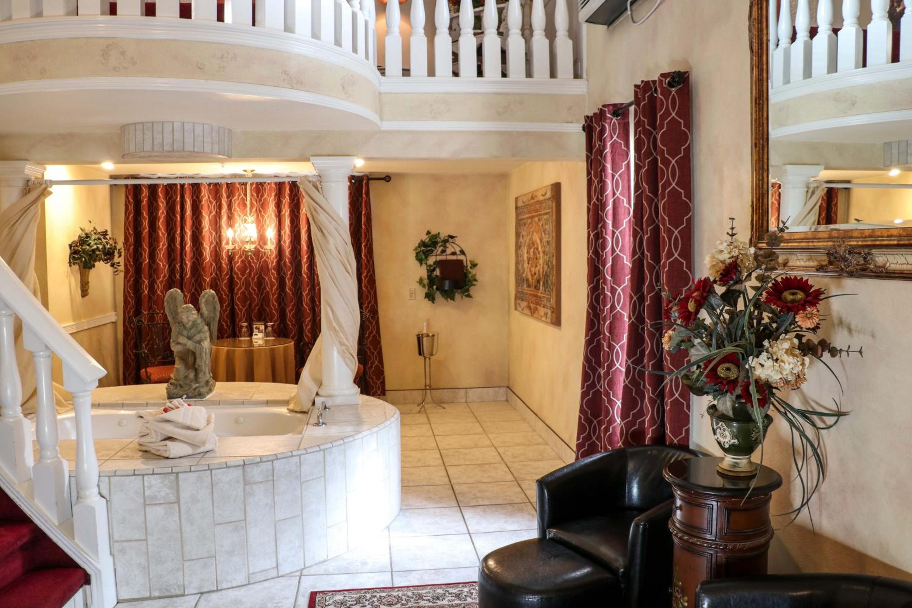 Queen Room with Spa Bath