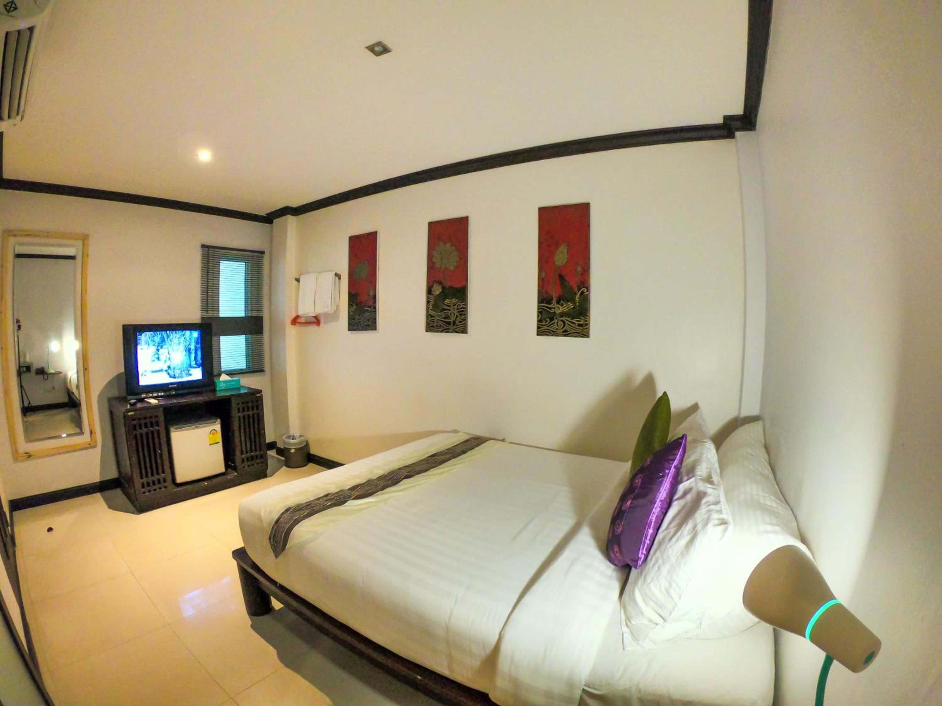 Budget Double Room photo 2