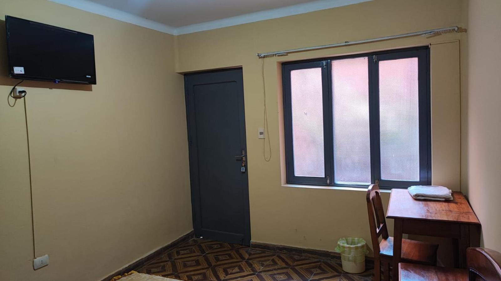 Double Room with Private Bathroom photo 2