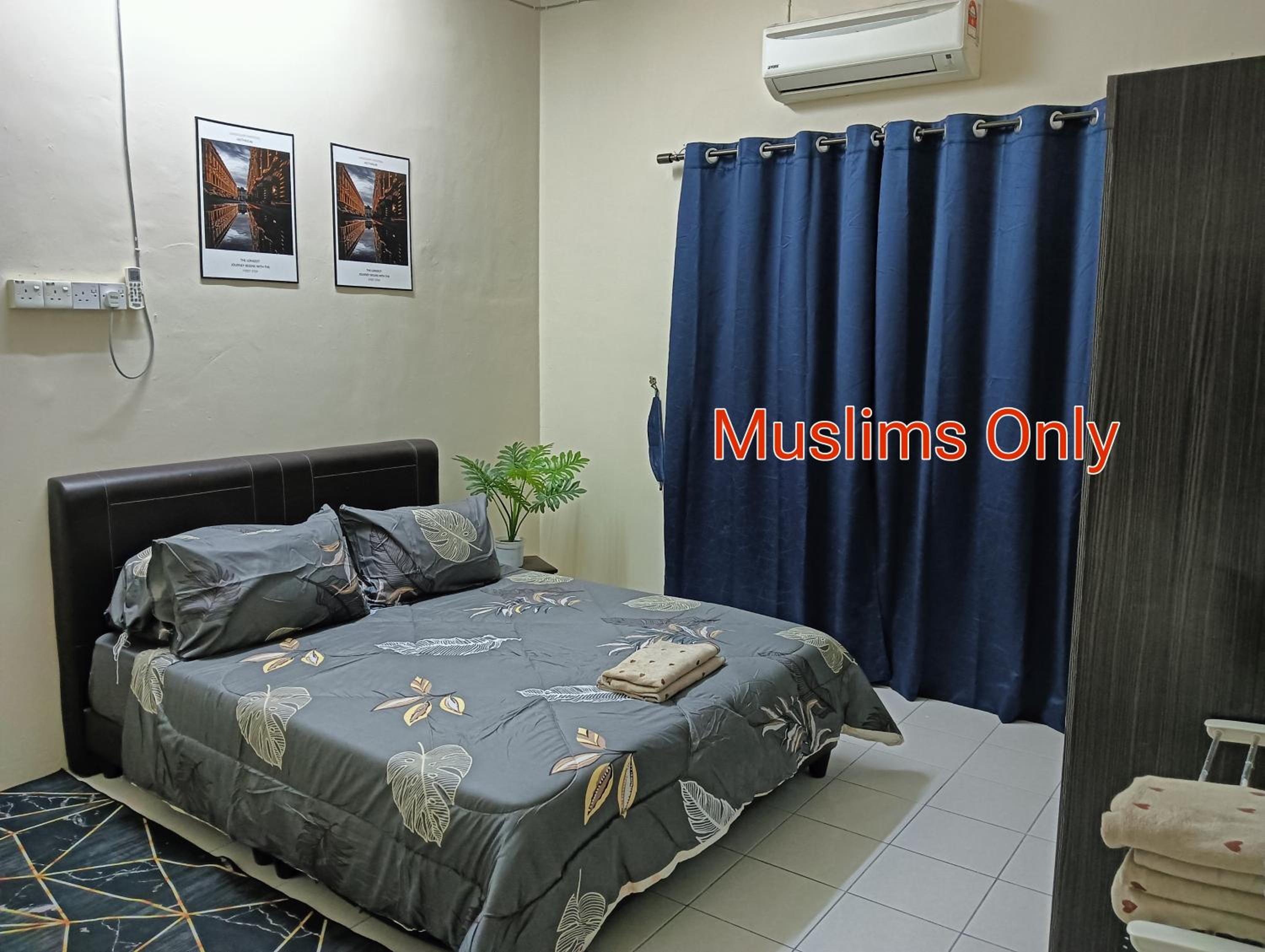 Three-Bedroom House photo 1