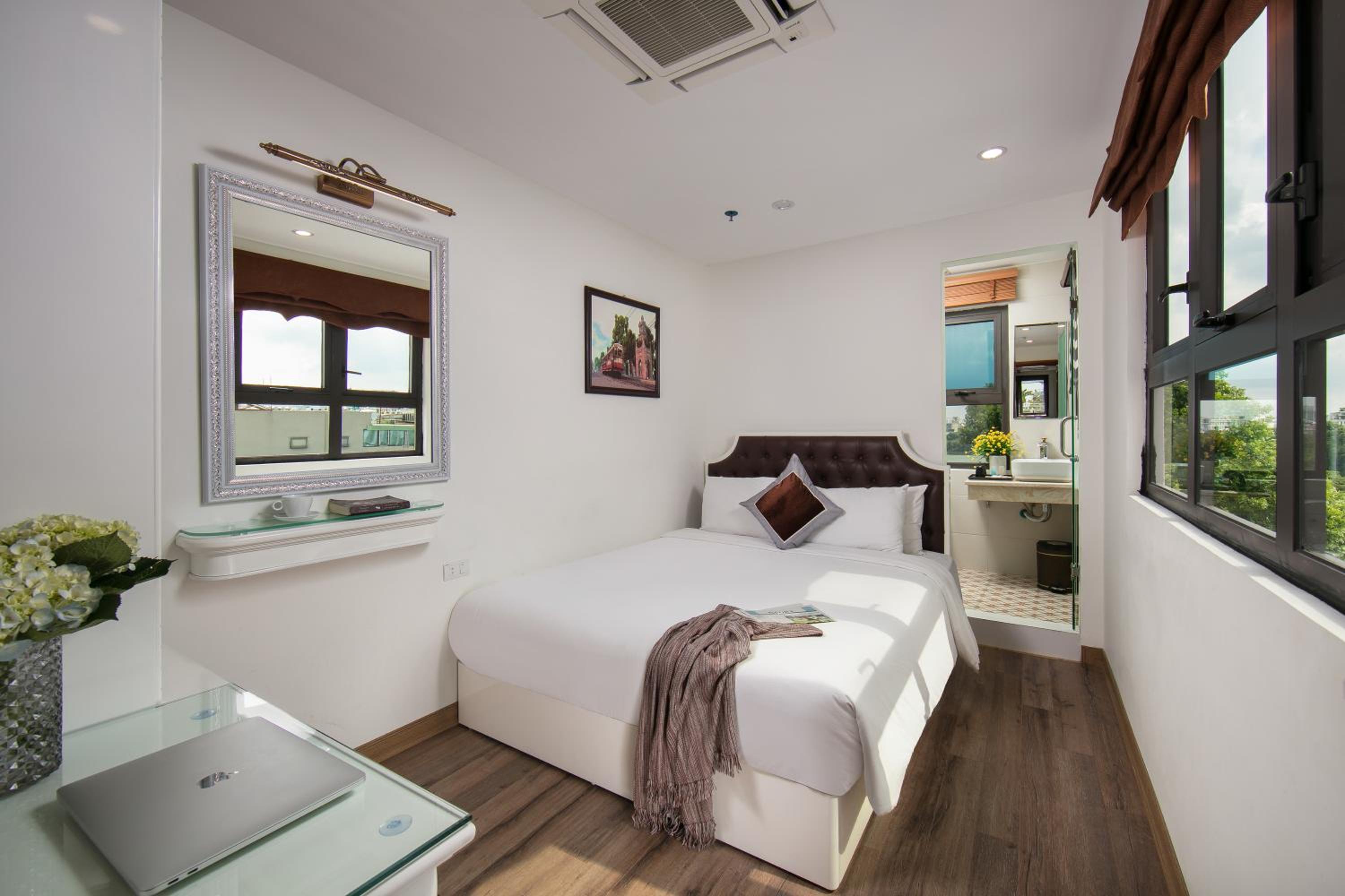 Deluxe Double or Twin Room with Lake View