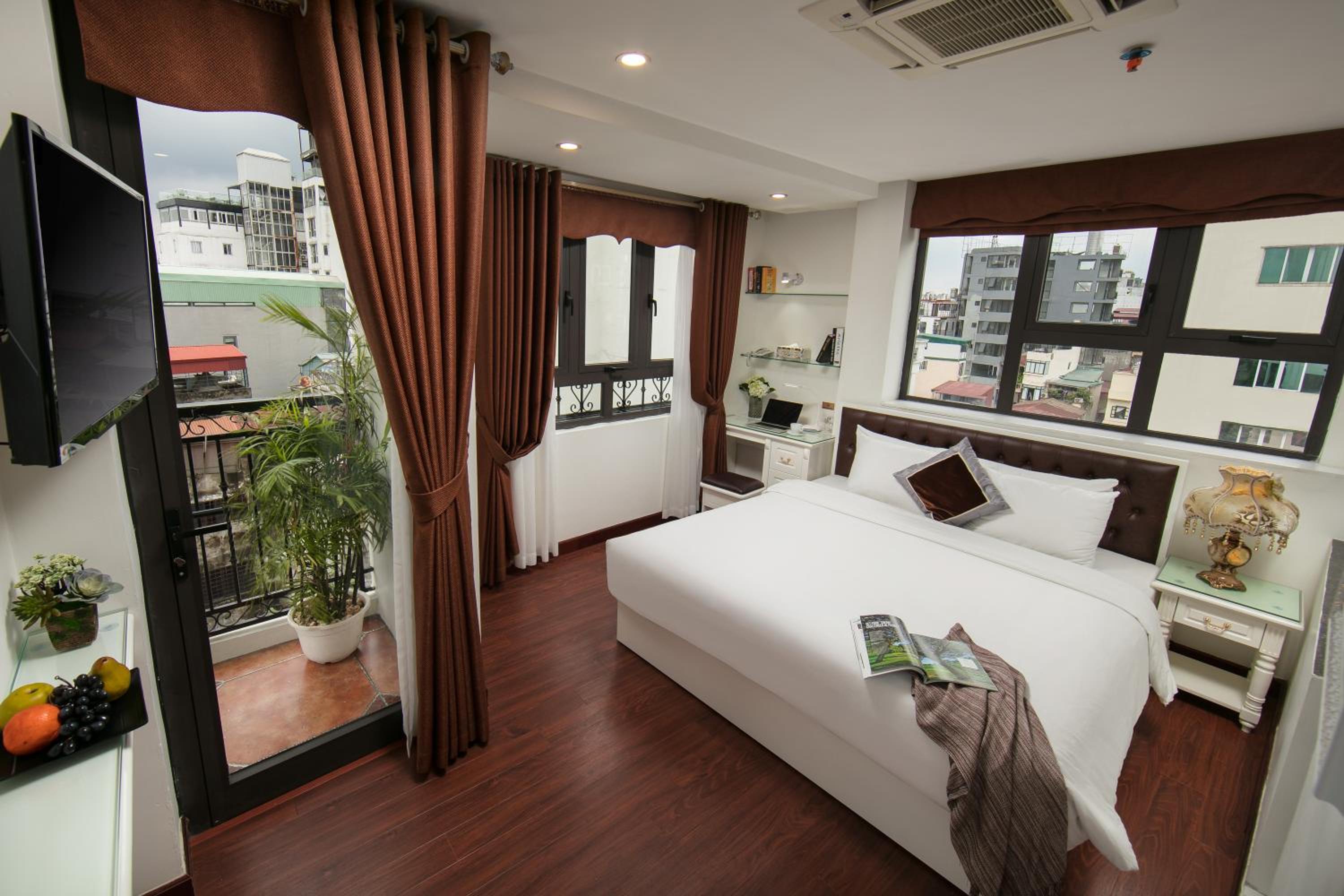 Junior Suite with Balcony