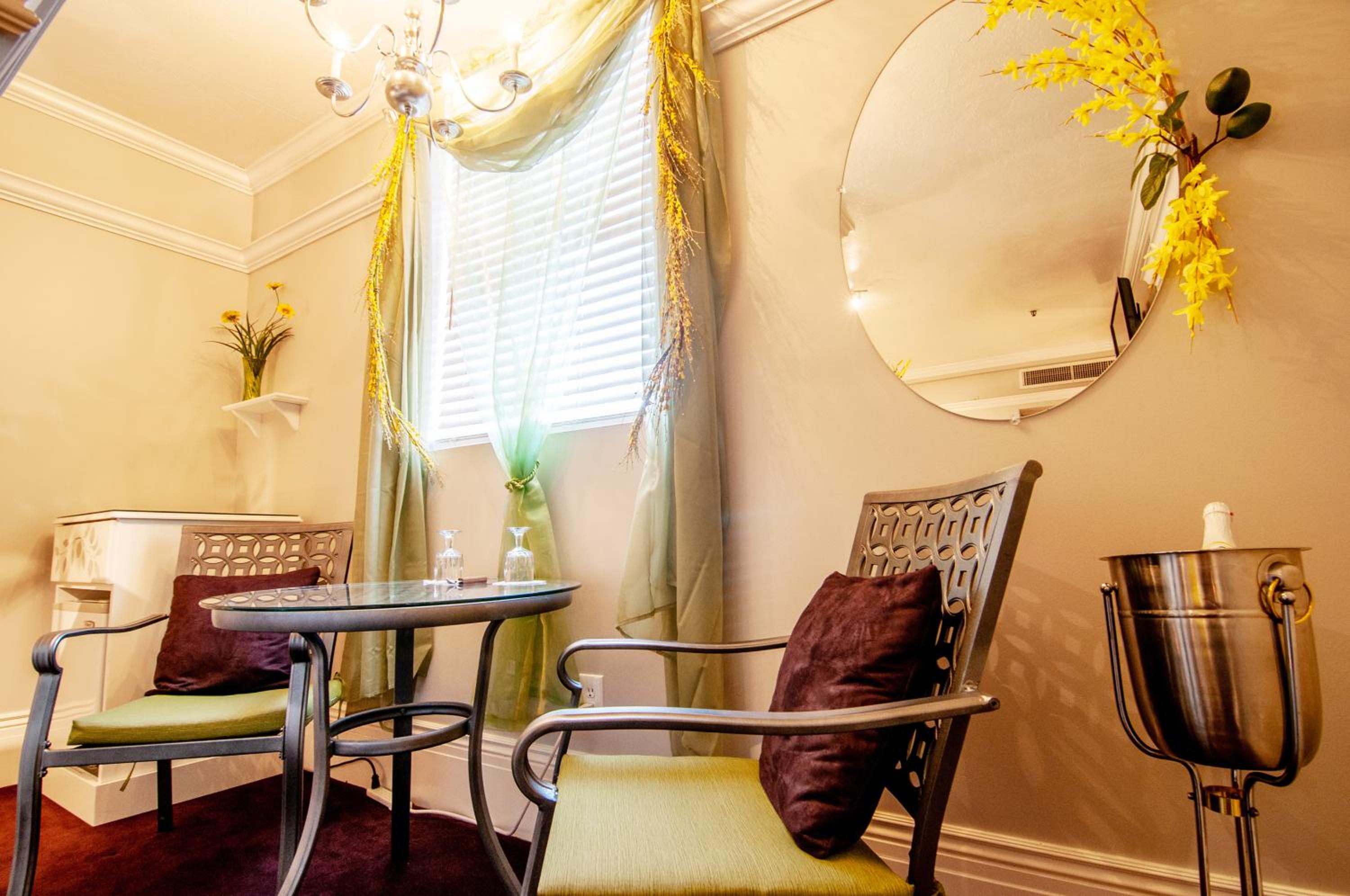Deluxe Double Room with Sea View - Photo 4