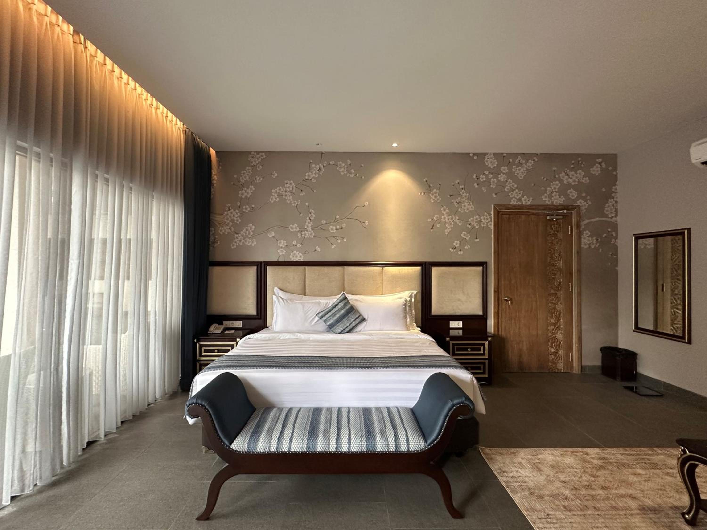 Junior Suite - Photo 1