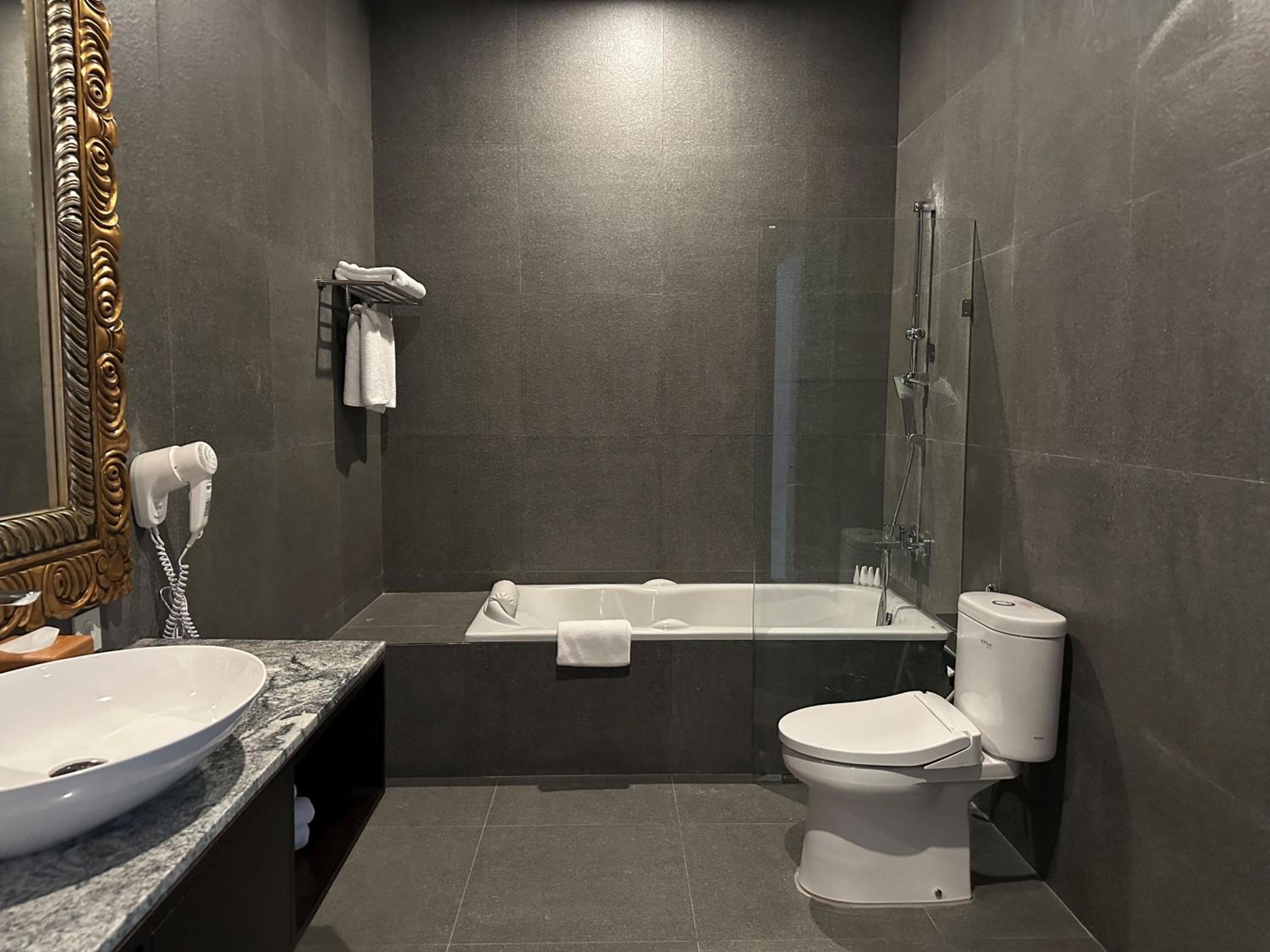 Junior Suite - Photo 6