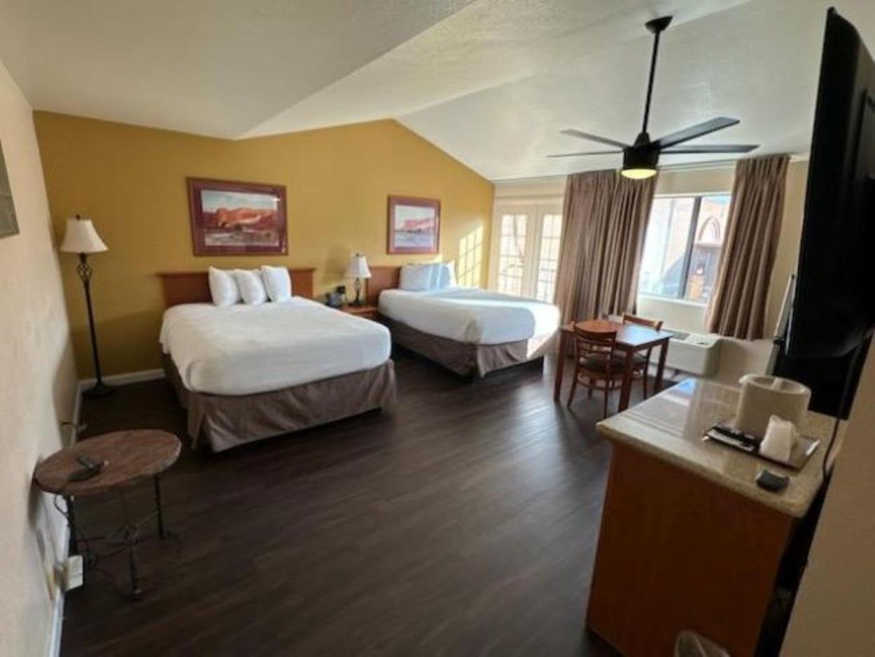 Double Room - Photo 8
