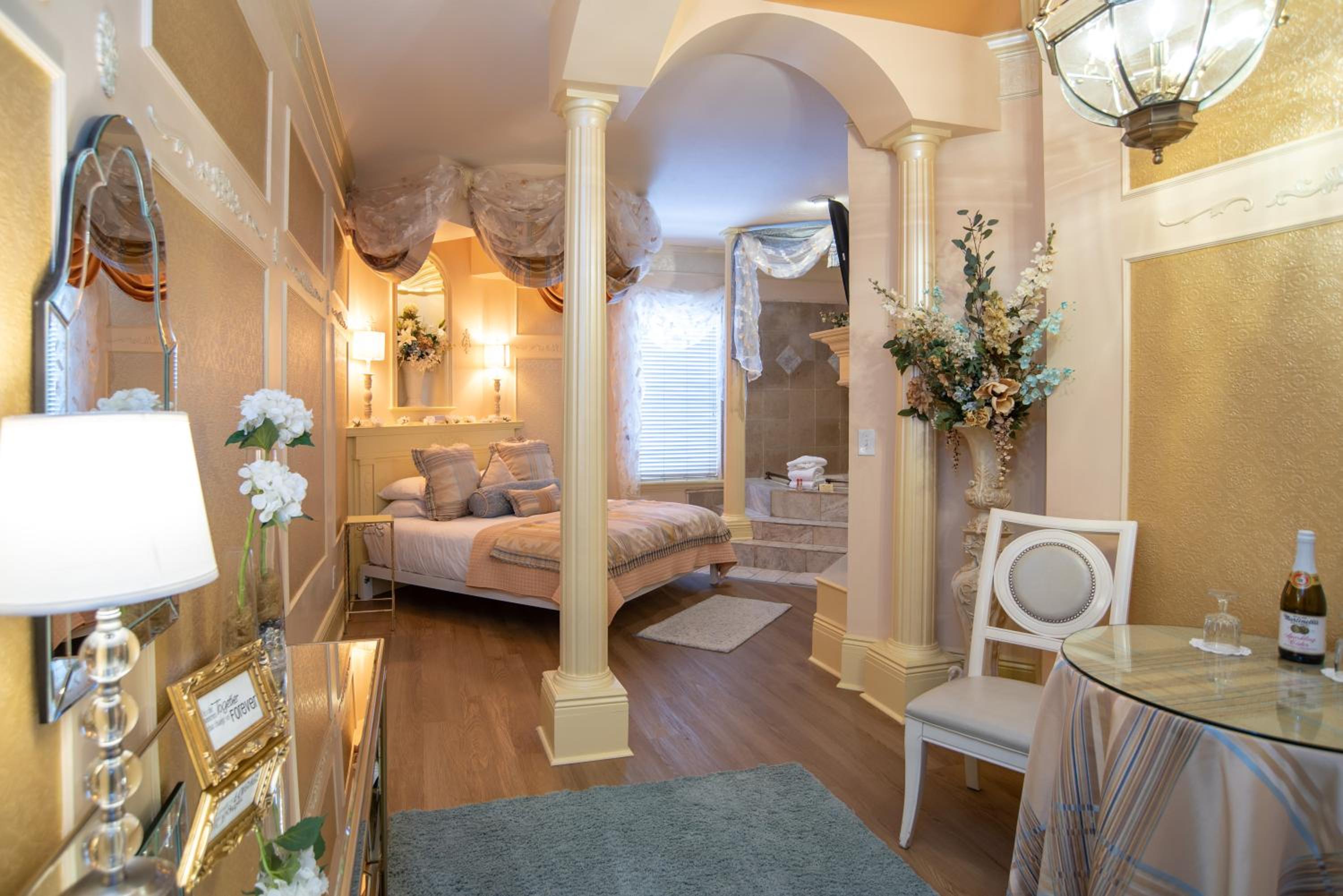 Double Room with Patio - Photo 1