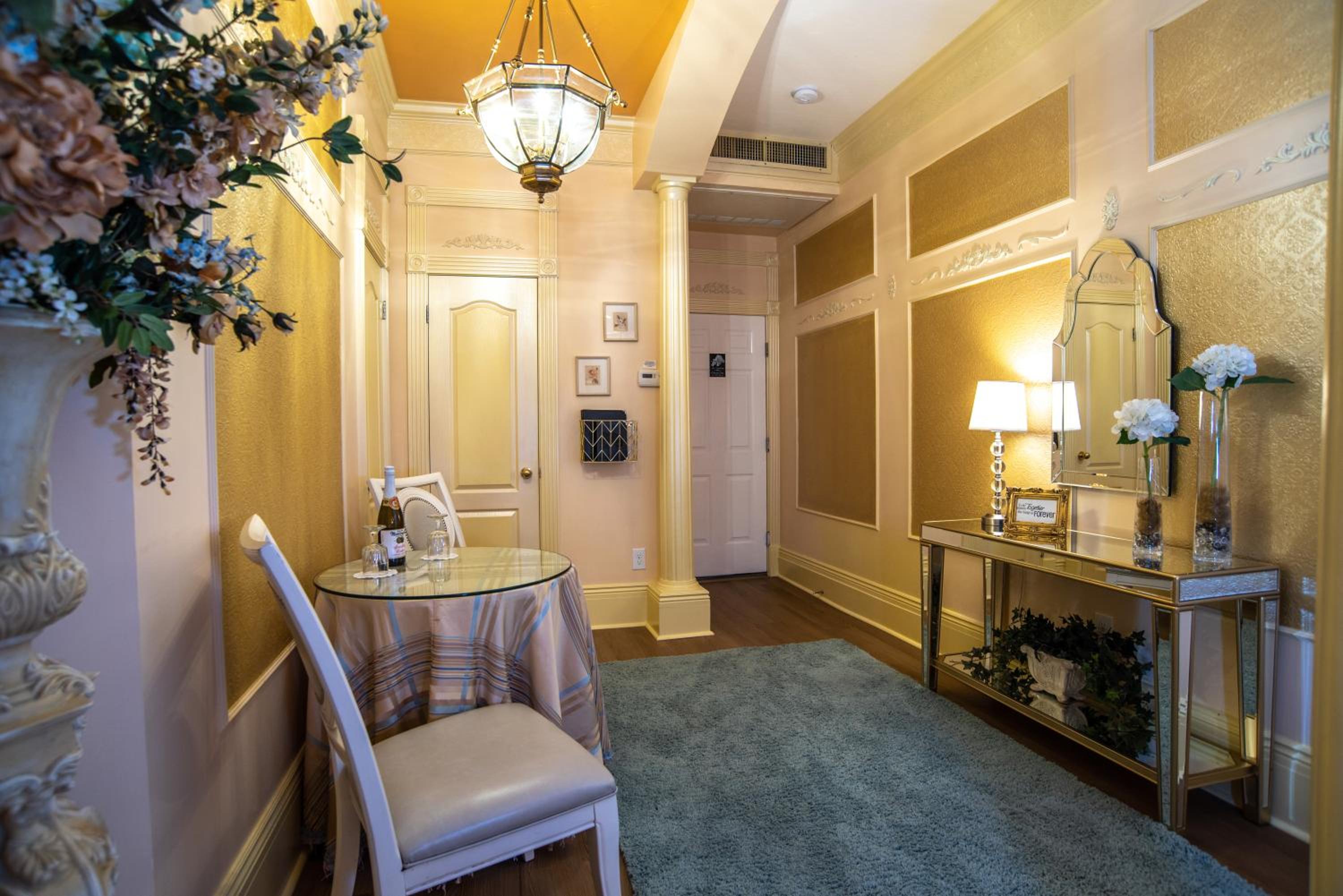 Double Room with Patio - Photo 3