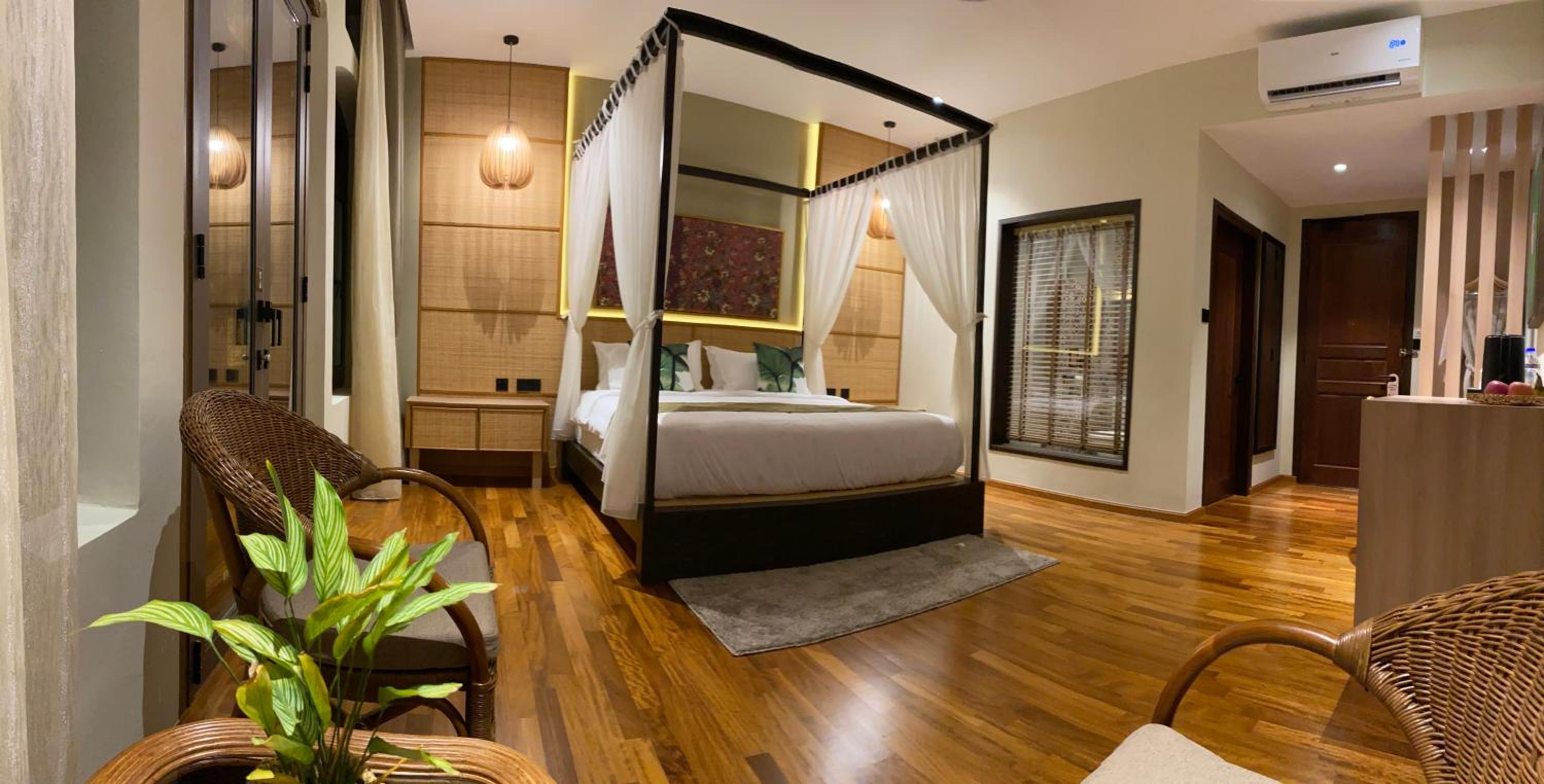 King Suite with Balcony
