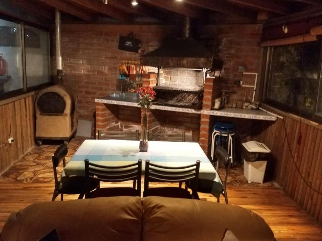 Five-Bedroom House photo 2