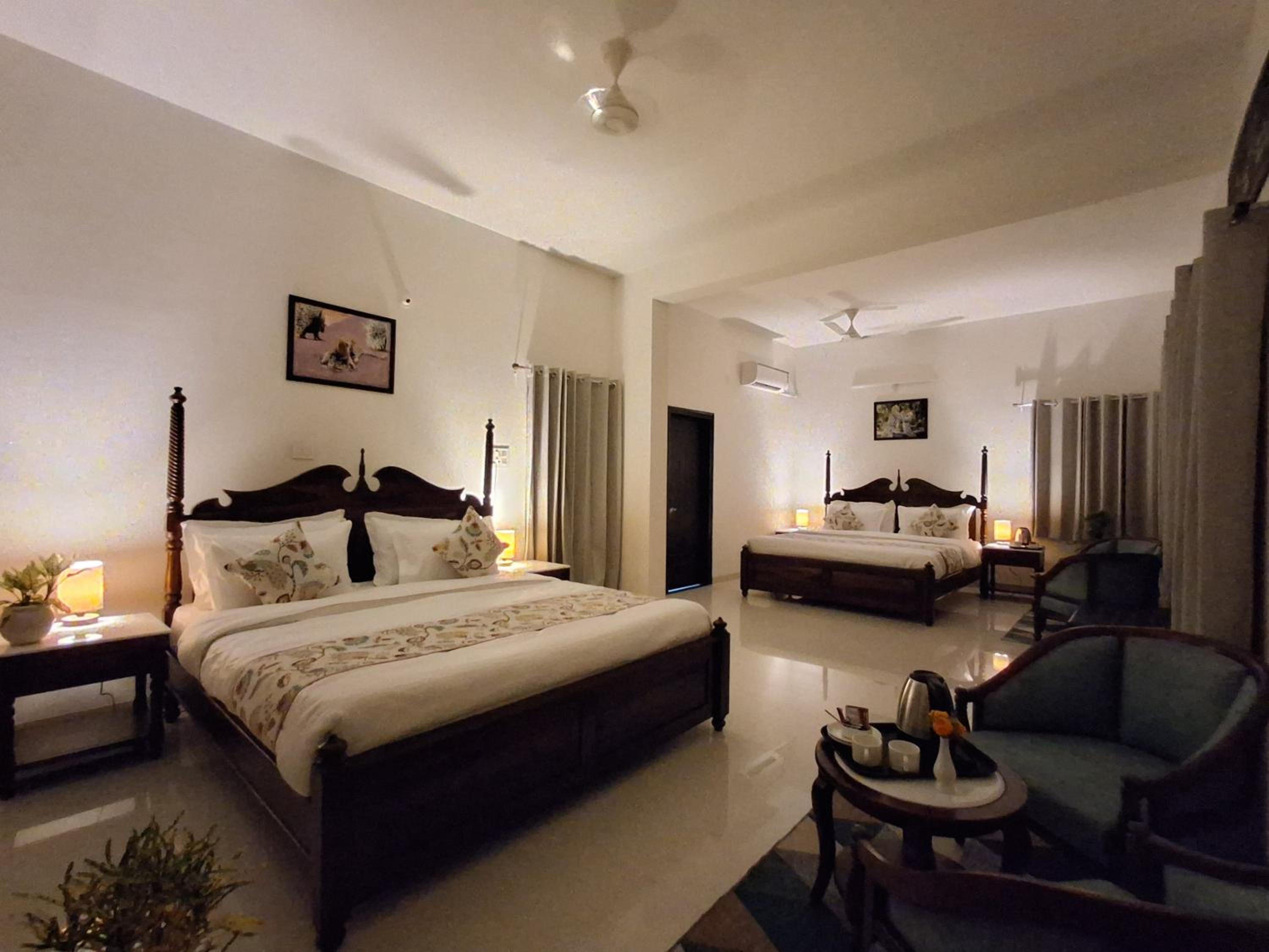 Family Room with Balcony photo 3