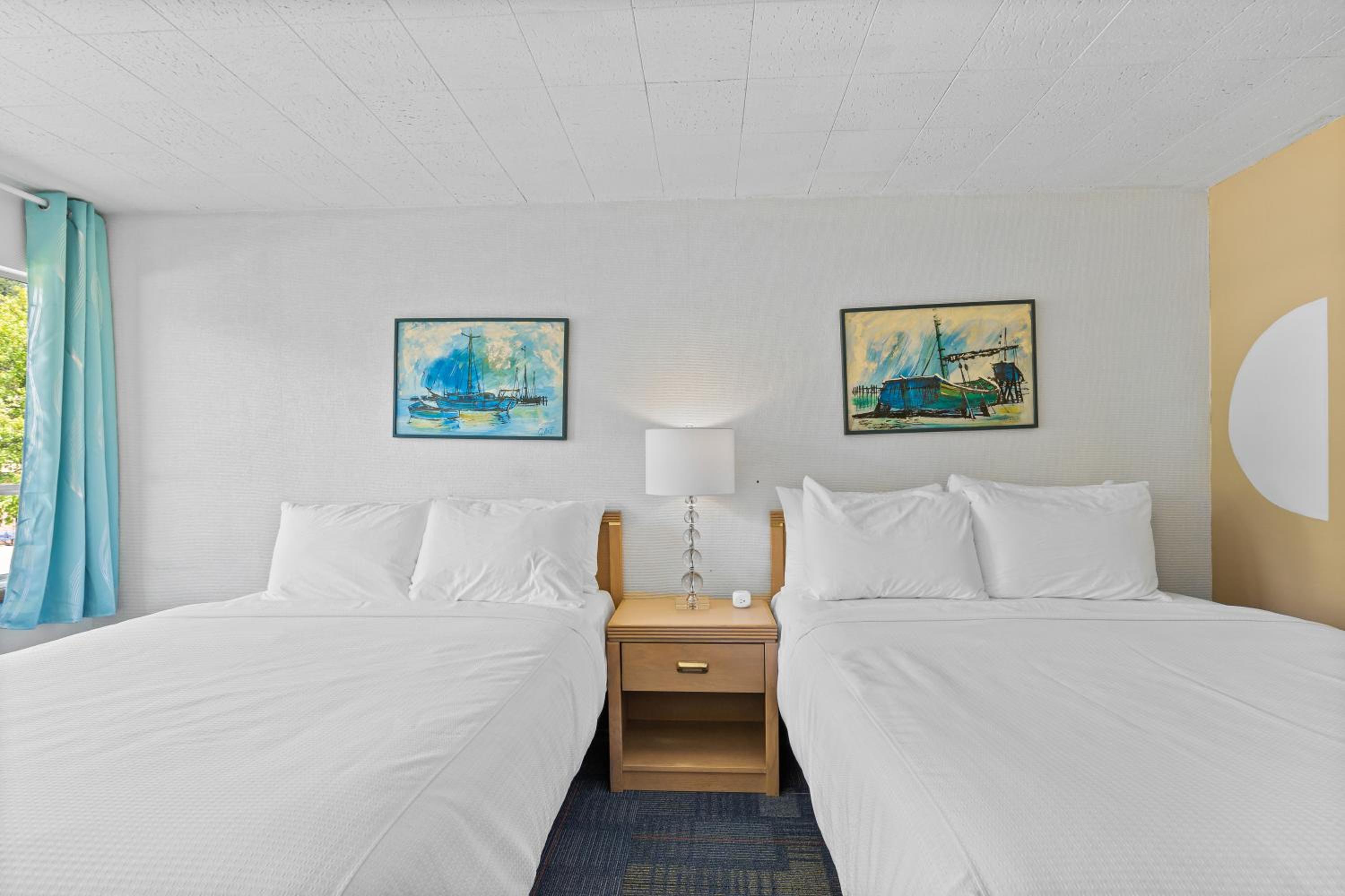Superior Two Queen Room - Photo 1