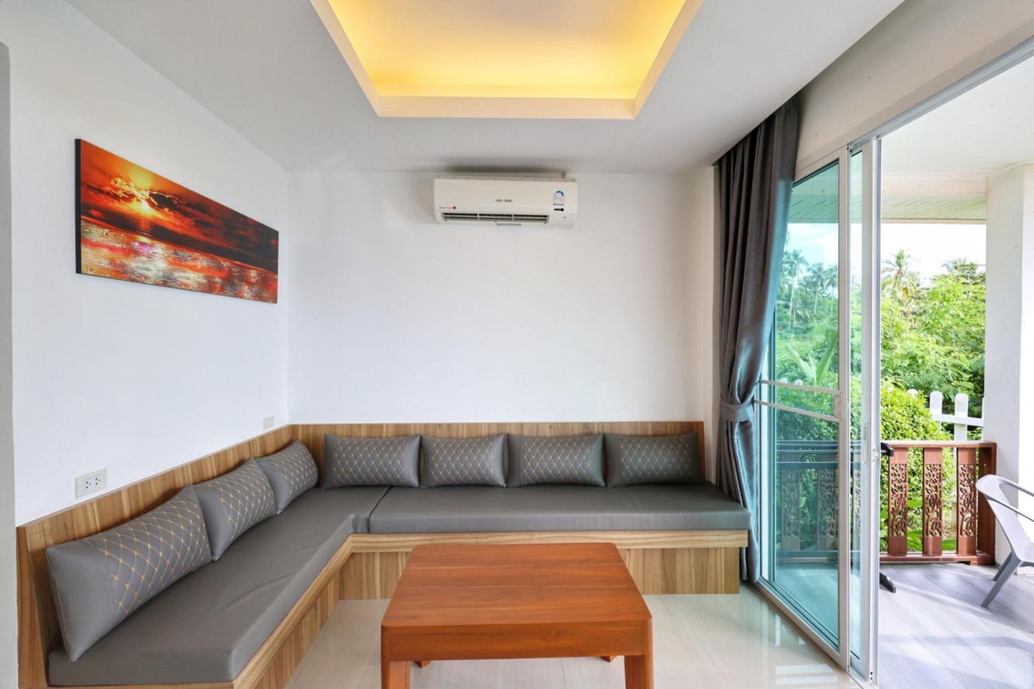 Deluxe Double Room with Beachfront and Poolside view - Photo 5