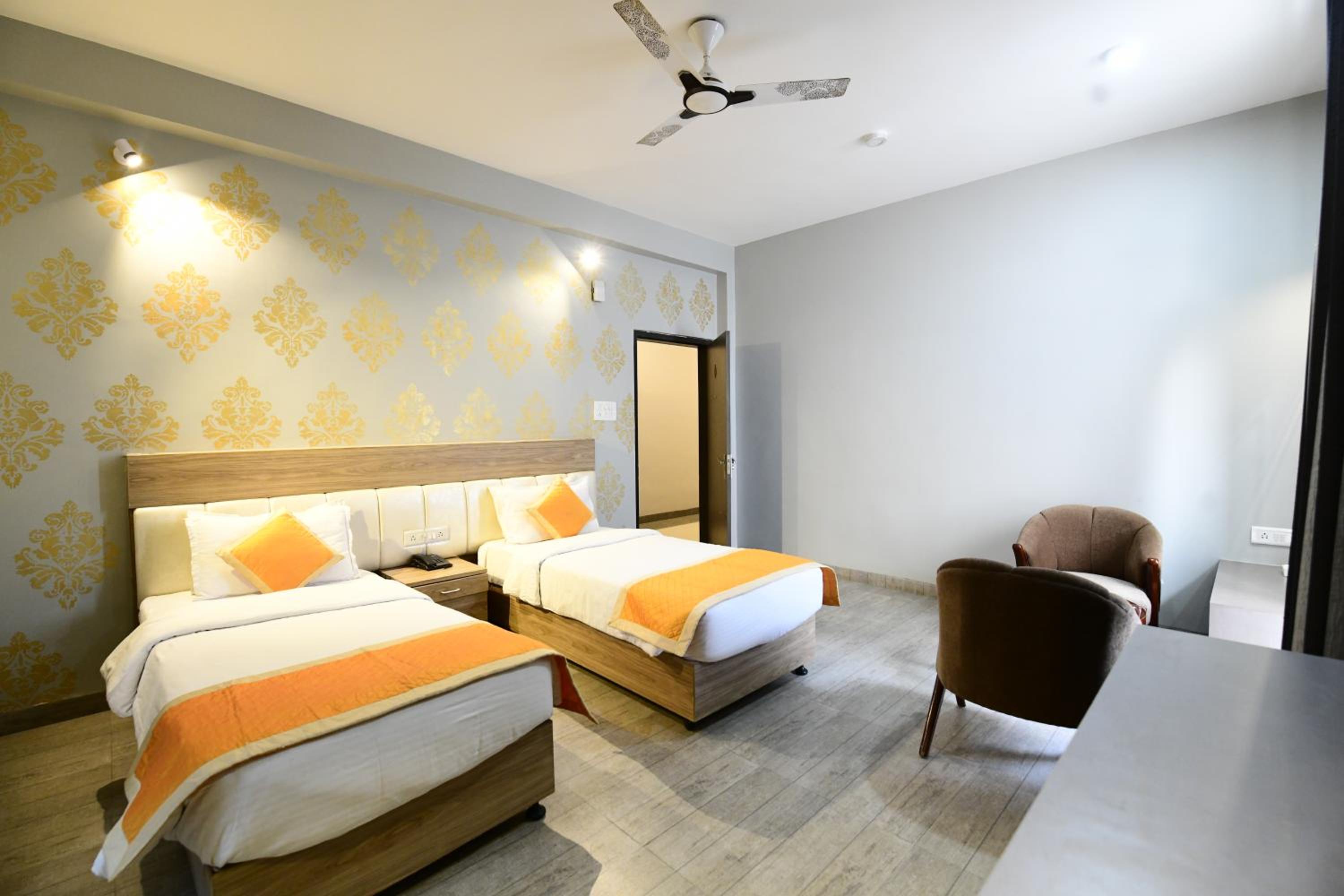 Deluxe Double Room photo 3