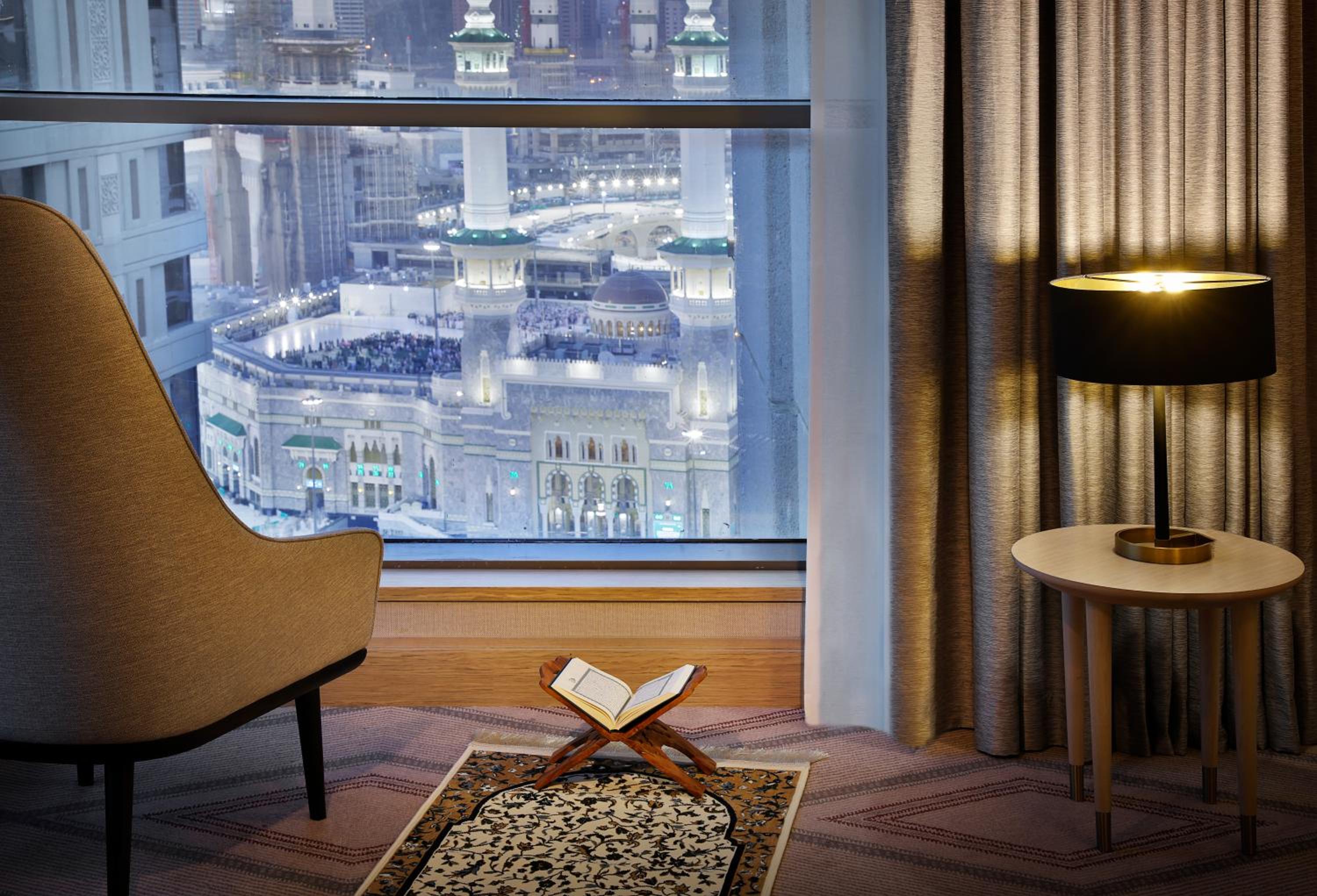 One Bedroom Deluxe Suite Haram View - East Towers photo 2