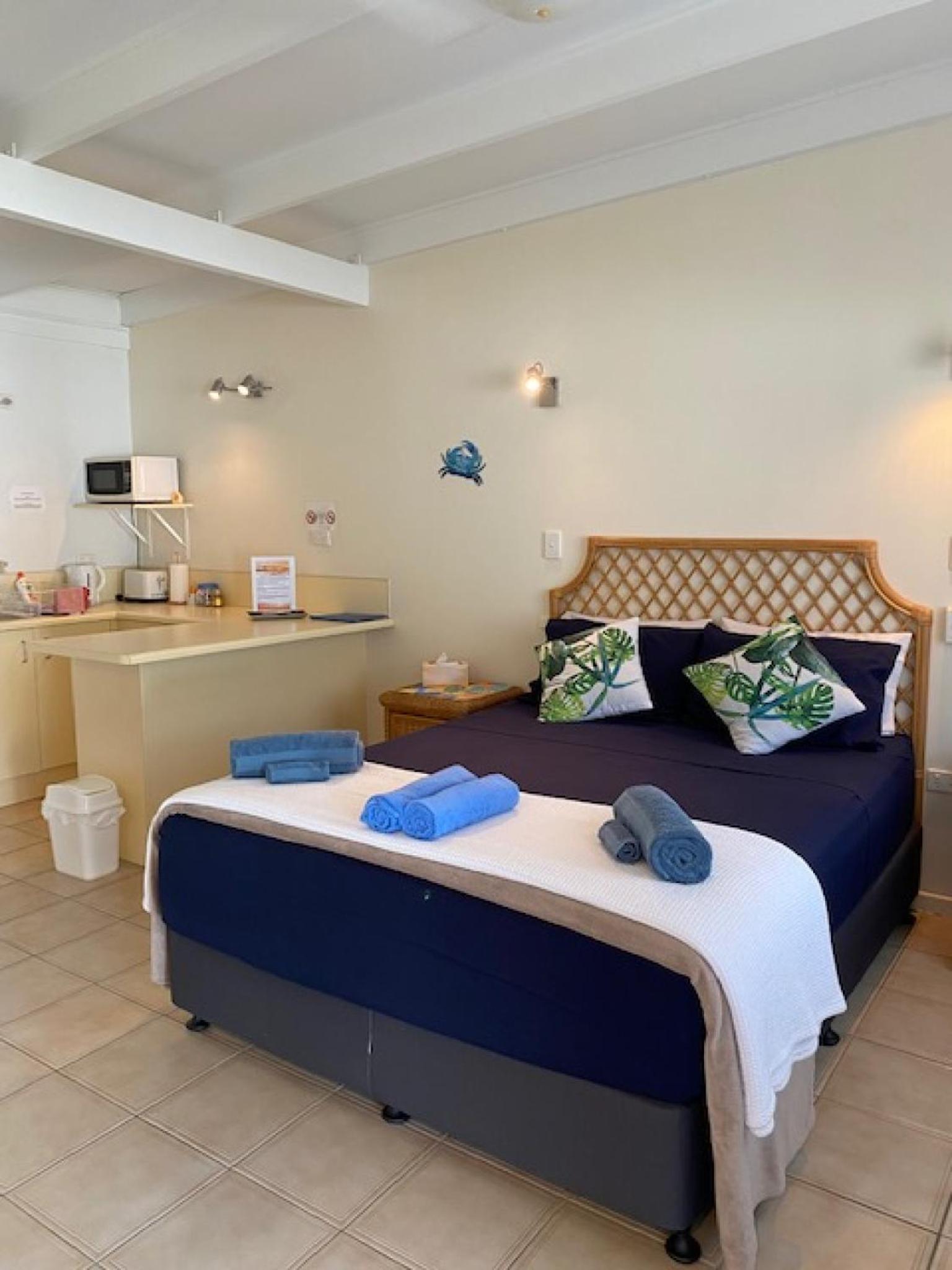 One-Bedroom Apartment - Photo 1