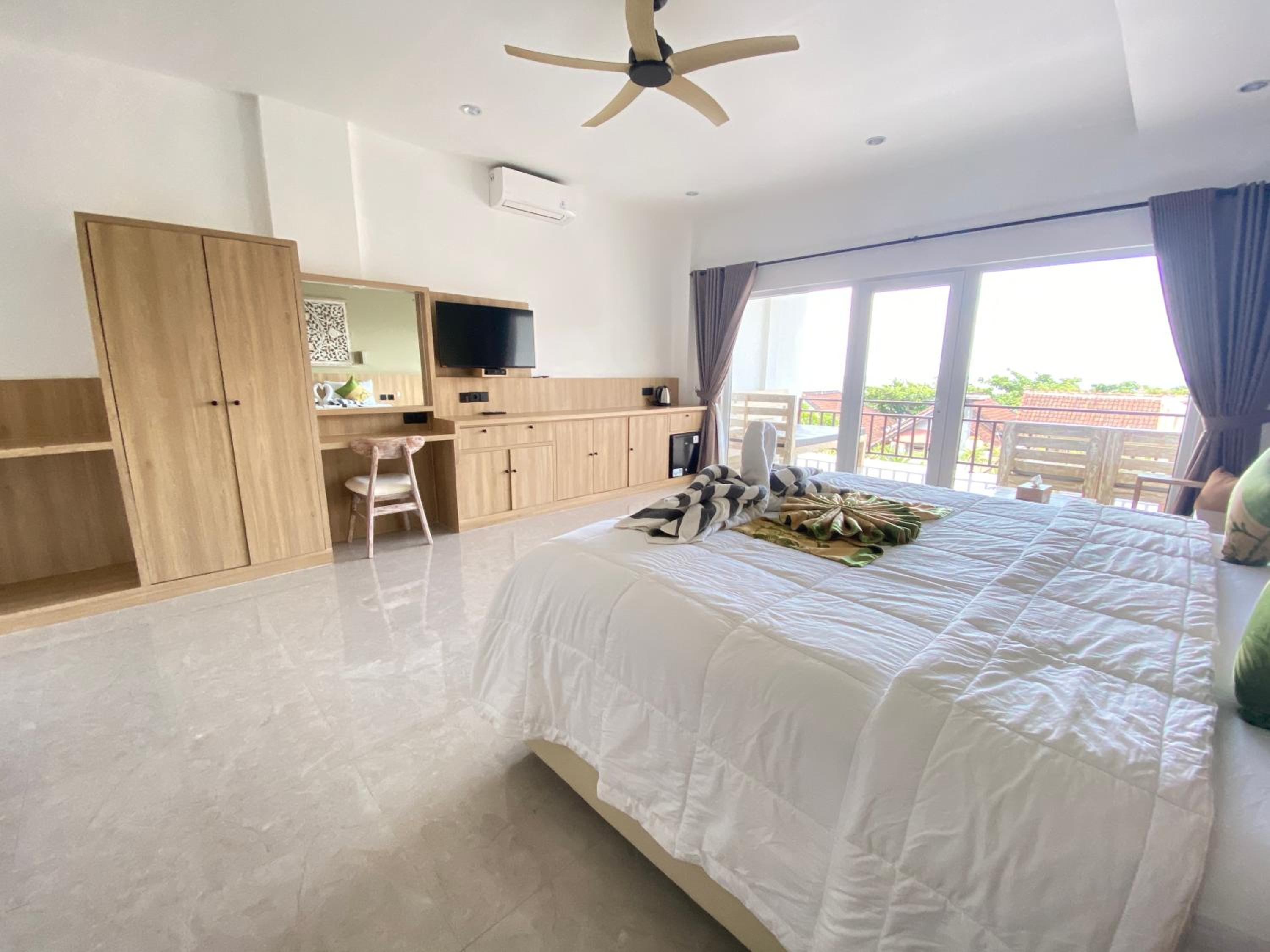 Top Floor King Room with Amazing View & Terrace