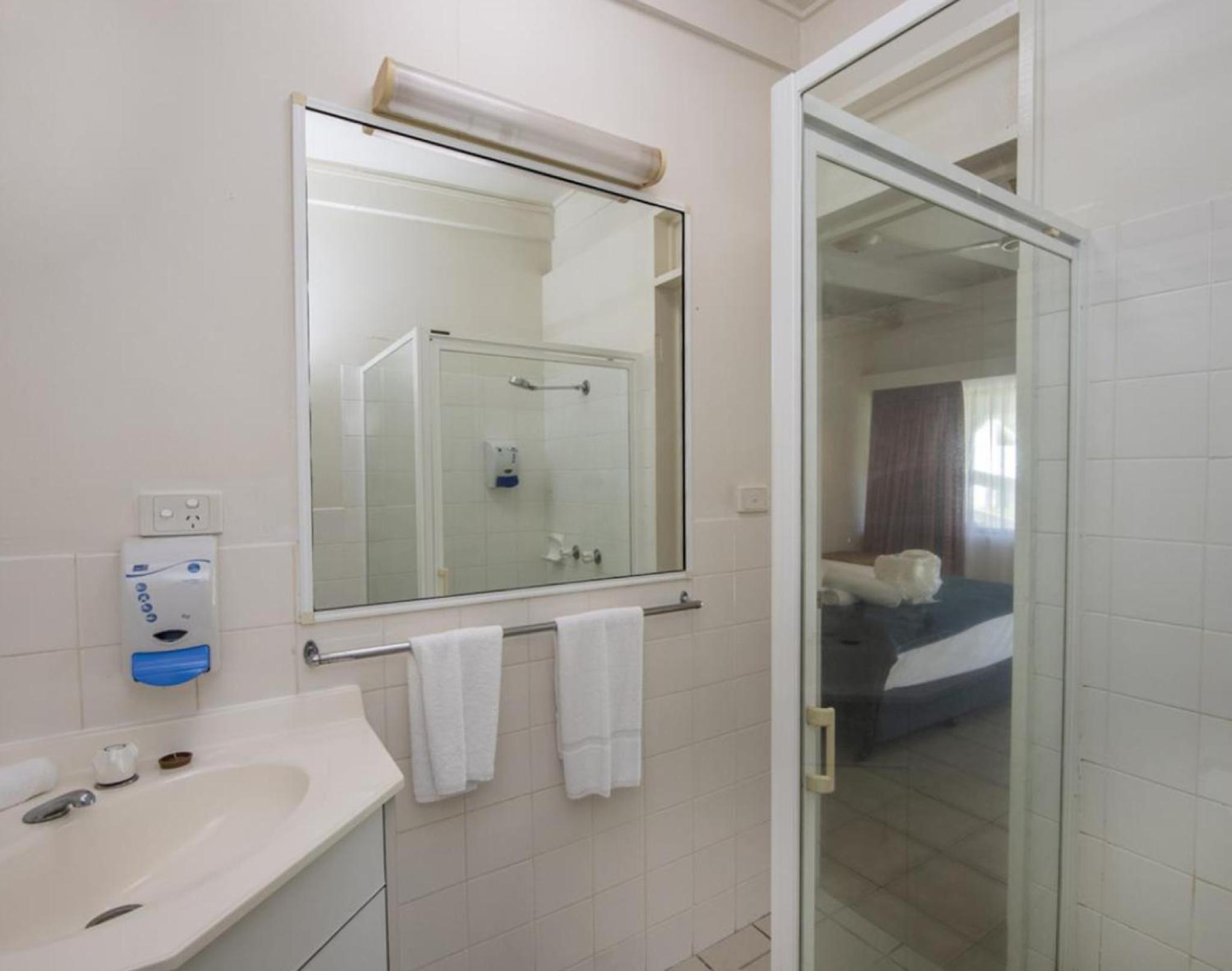 One-Bedroom Apartment - Photo 16