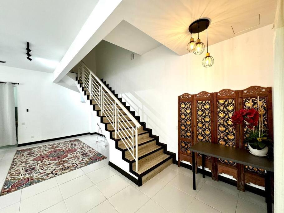 Three-Bedroom House photo 2