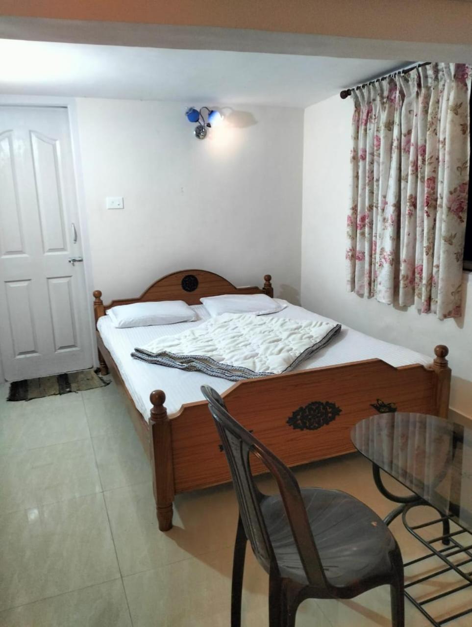 Two-Bedroom House photo 2