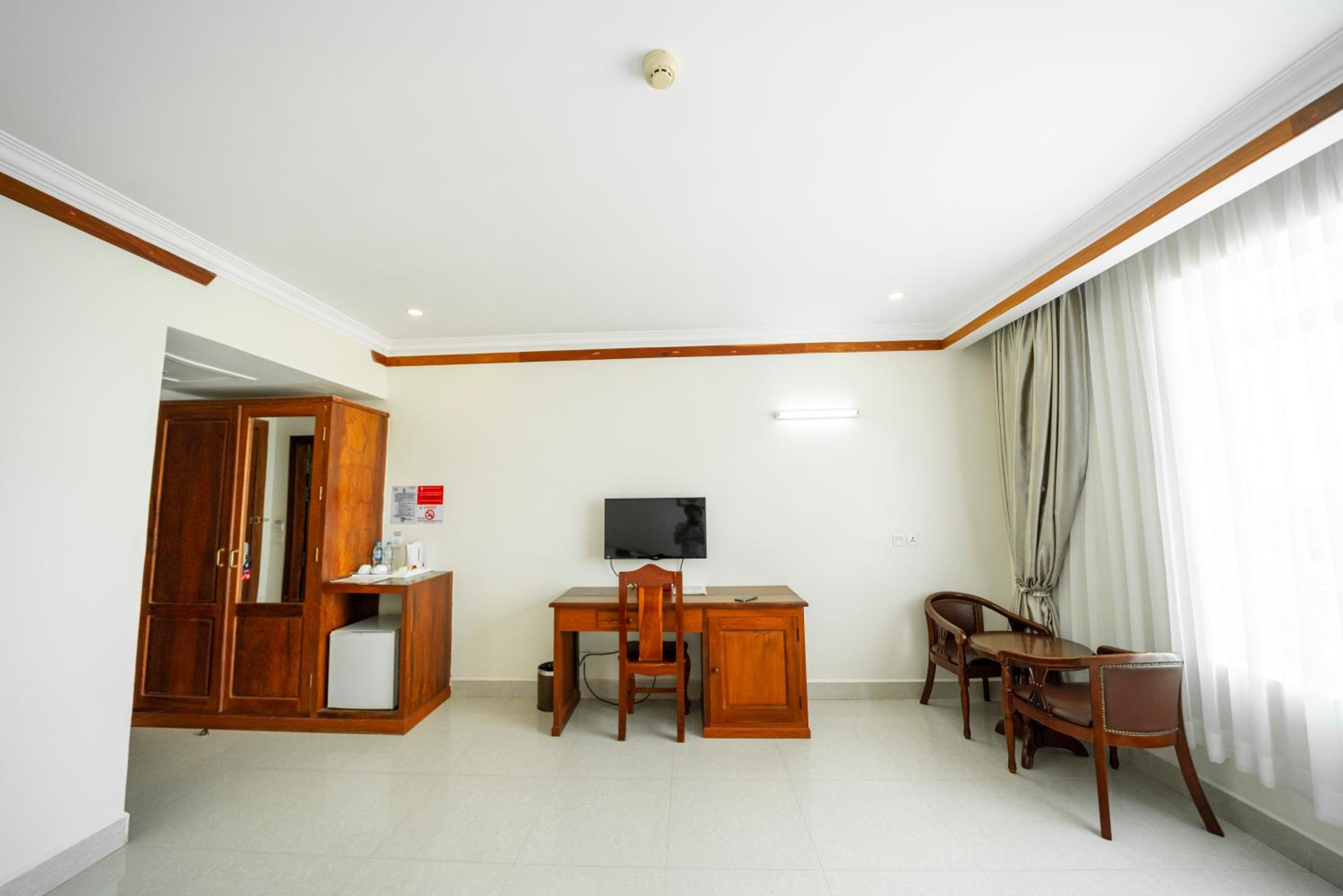 Standard Twin Room - Photo 5
