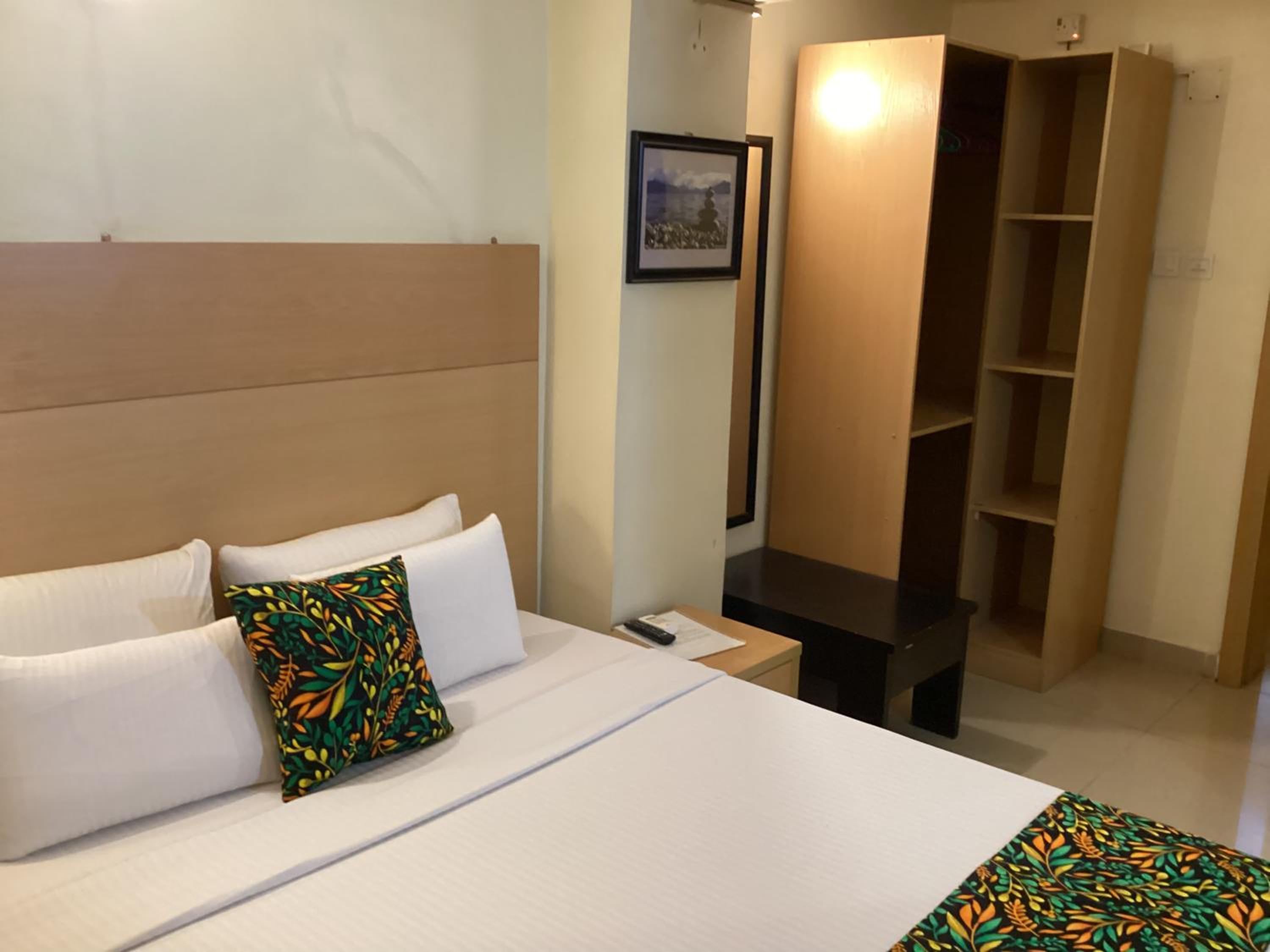 Deluxe Queen Room