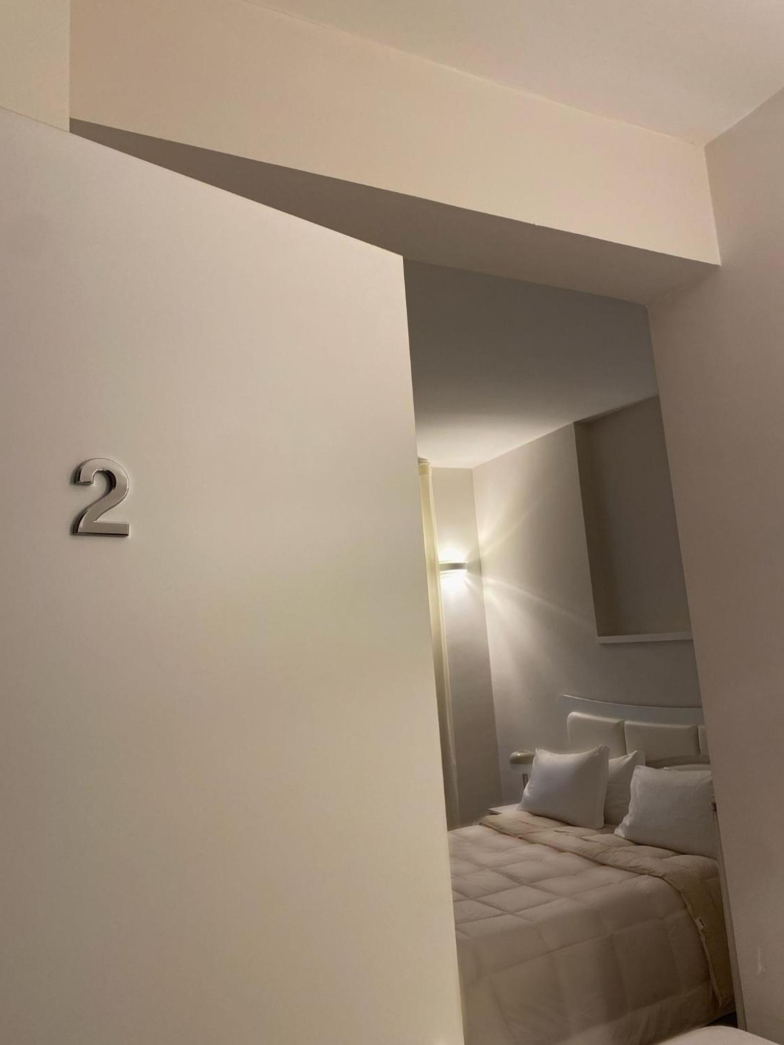 Deluxe Double Room (2 Adults + 1 Child) - Photo 1