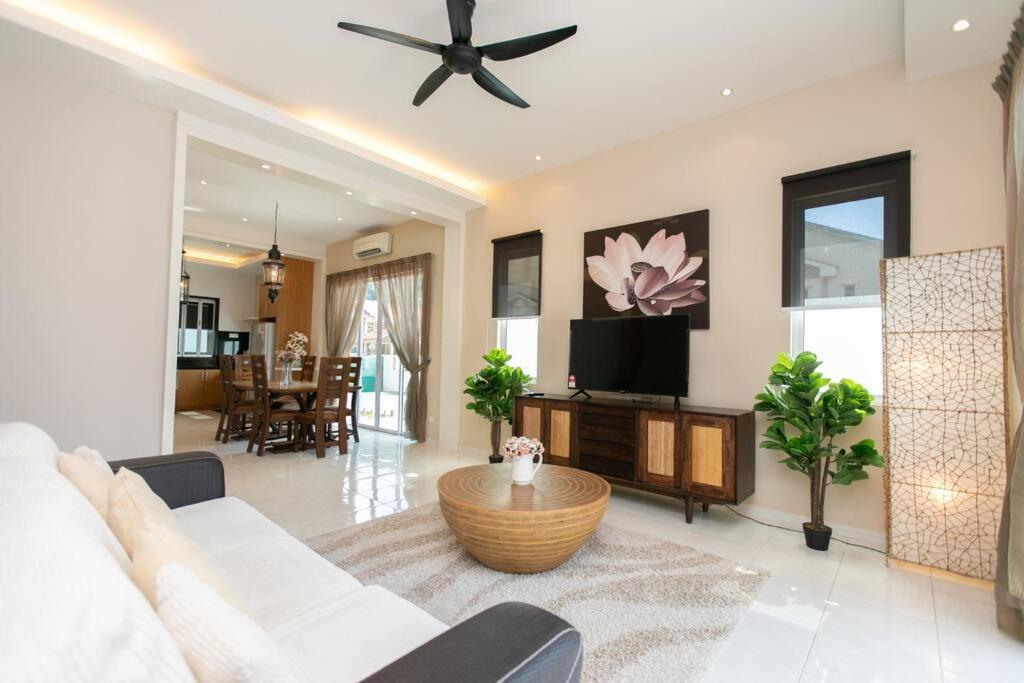 Four-Bedroom House photo 1